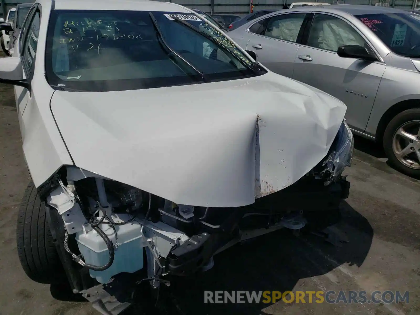 9 Photograph of a damaged car 5YFBURHE5KP940272 TOYOTA COROLLA 2019