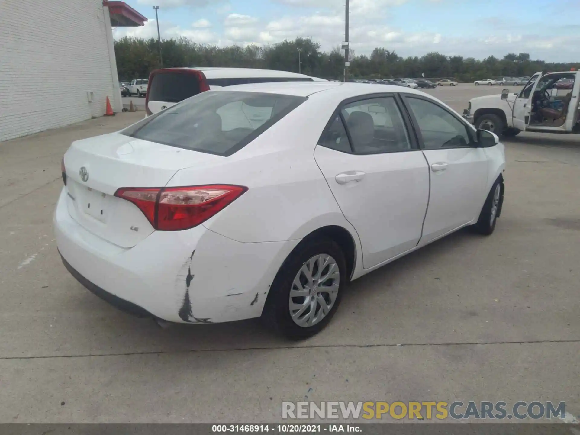 4 Photograph of a damaged car 5YFBURHE5KP940823 TOYOTA COROLLA 2019