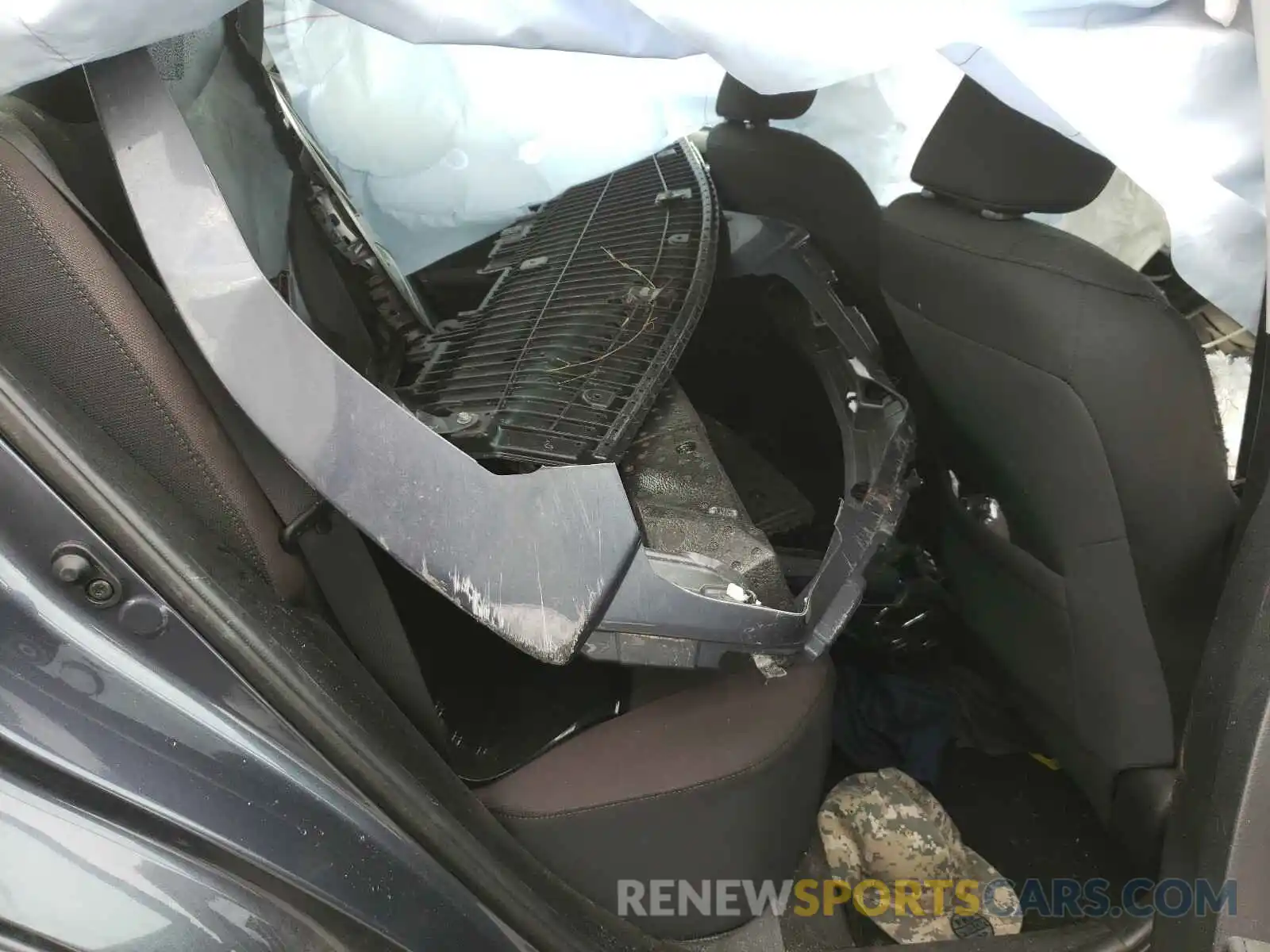 6 Photograph of a damaged car 5YFBURHE5KP941034 TOYOTA COROLLA 2019