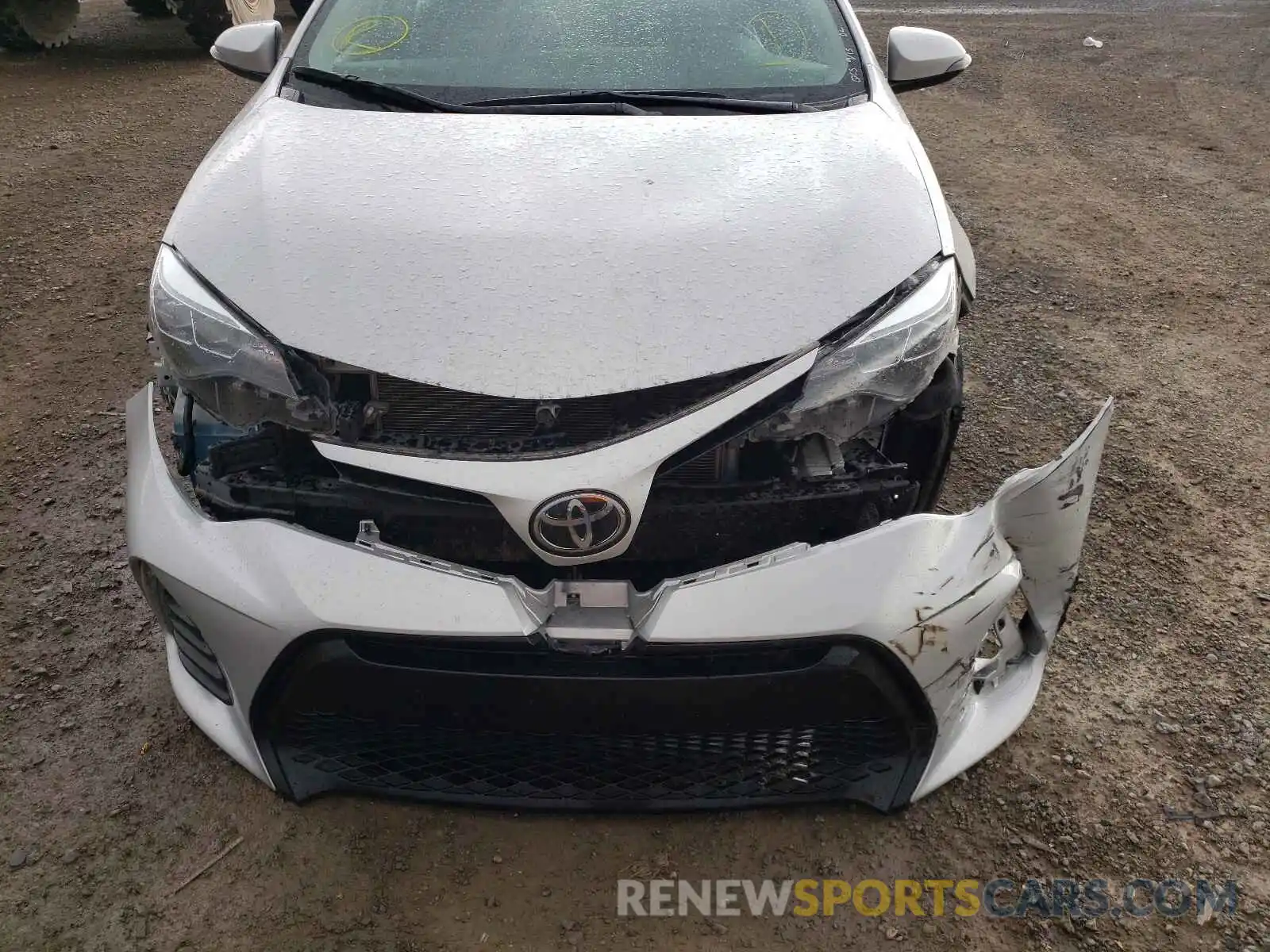 9 Photograph of a damaged car 5YFBURHE5KP941440 TOYOTA COROLLA 2019