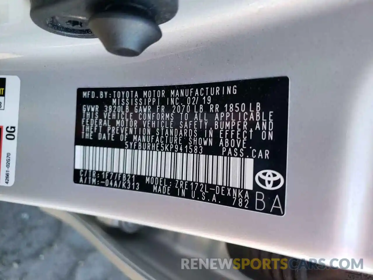 10 Photograph of a damaged car 5YFBURHE5KP941583 TOYOTA COROLLA 2019