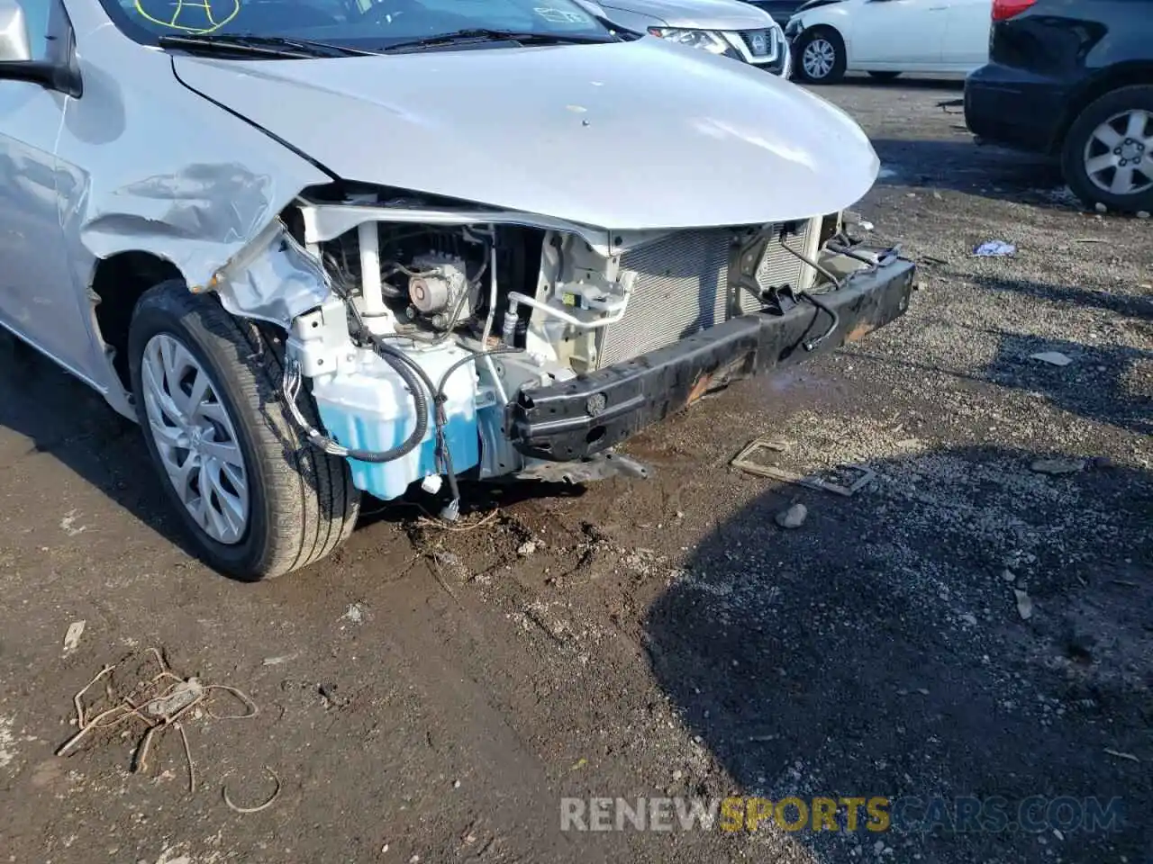 9 Photograph of a damaged car 5YFBURHE5KP941583 TOYOTA COROLLA 2019