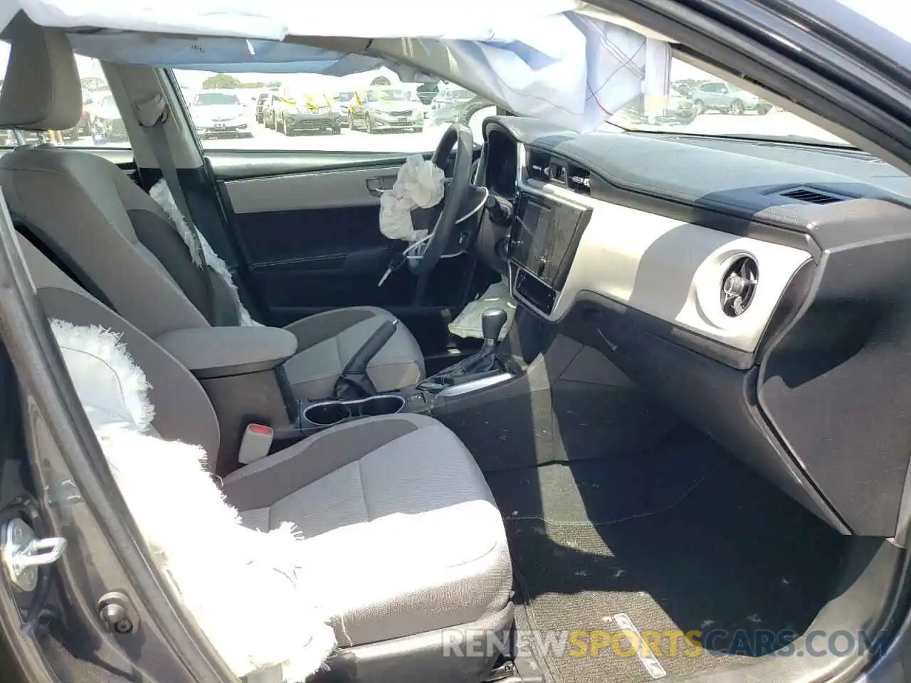 5 Photograph of a damaged car 5YFBURHE5KP942667 TOYOTA COROLLA 2019