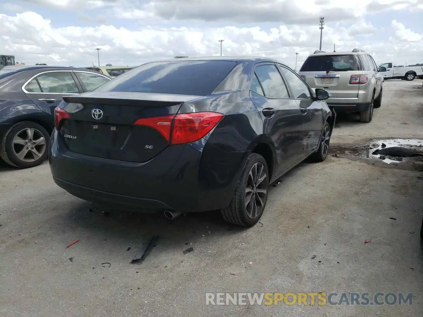 4 Photograph of a damaged car 5YFBURHE5KP942927 TOYOTA COROLLA 2019