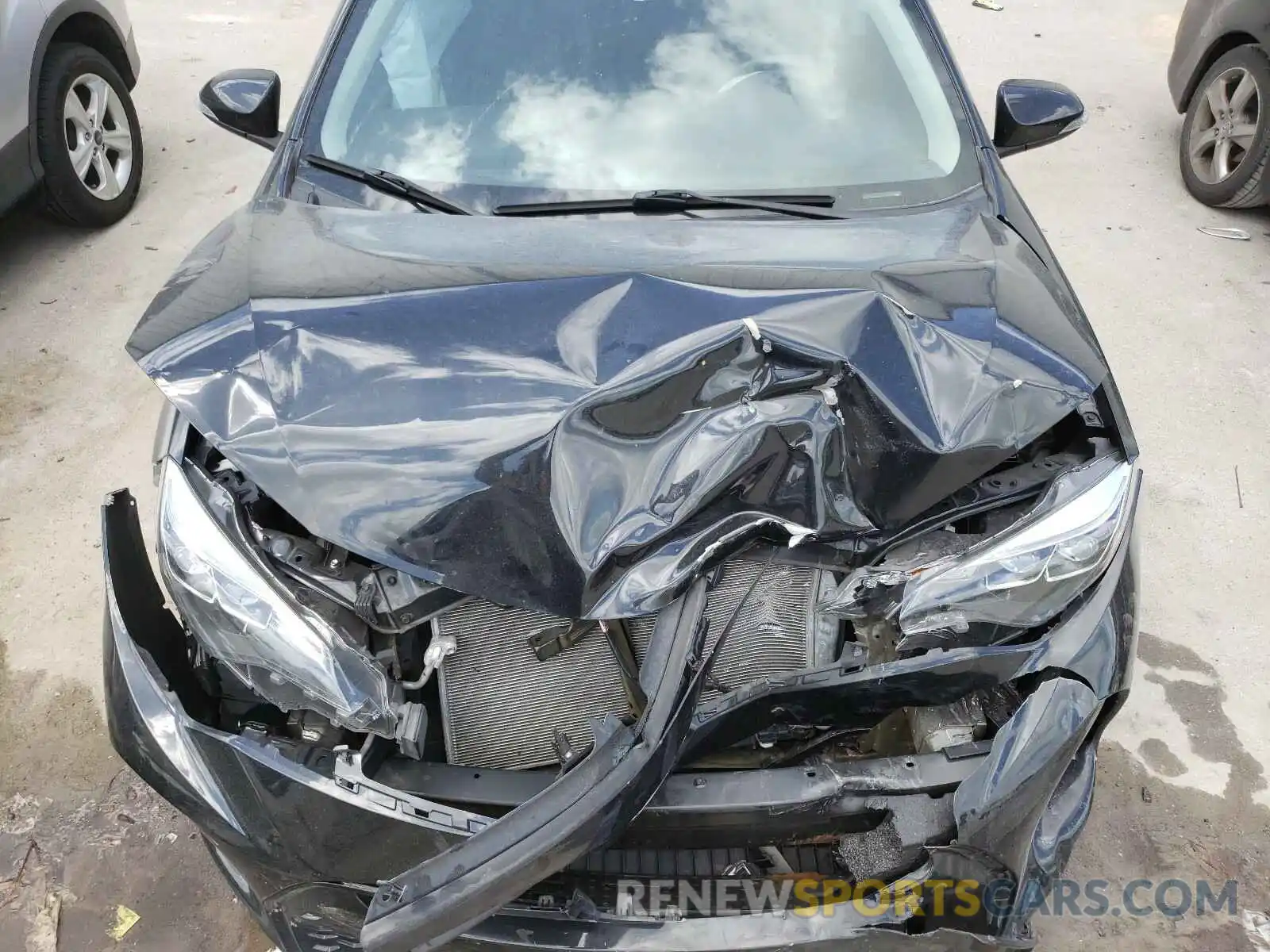 7 Photograph of a damaged car 5YFBURHE5KP942927 TOYOTA COROLLA 2019