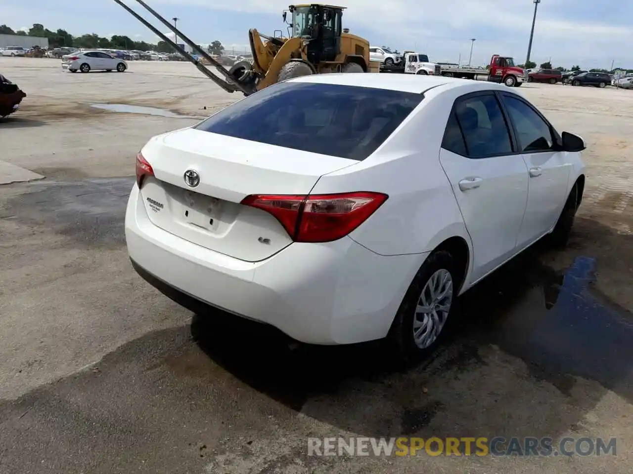 4 Photograph of a damaged car 5YFBURHE5KP943432 TOYOTA COROLLA 2019