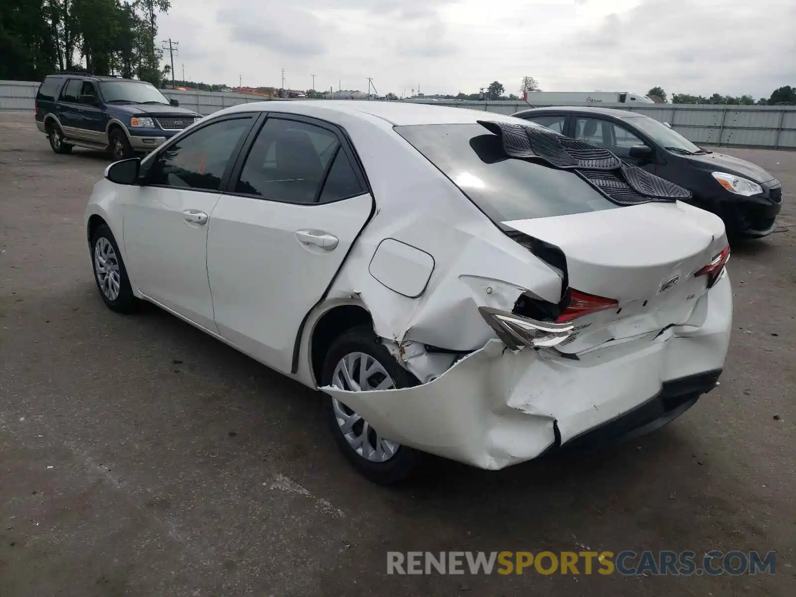 3 Photograph of a damaged car 5YFBURHE5KP945634 TOYOTA COROLLA 2019