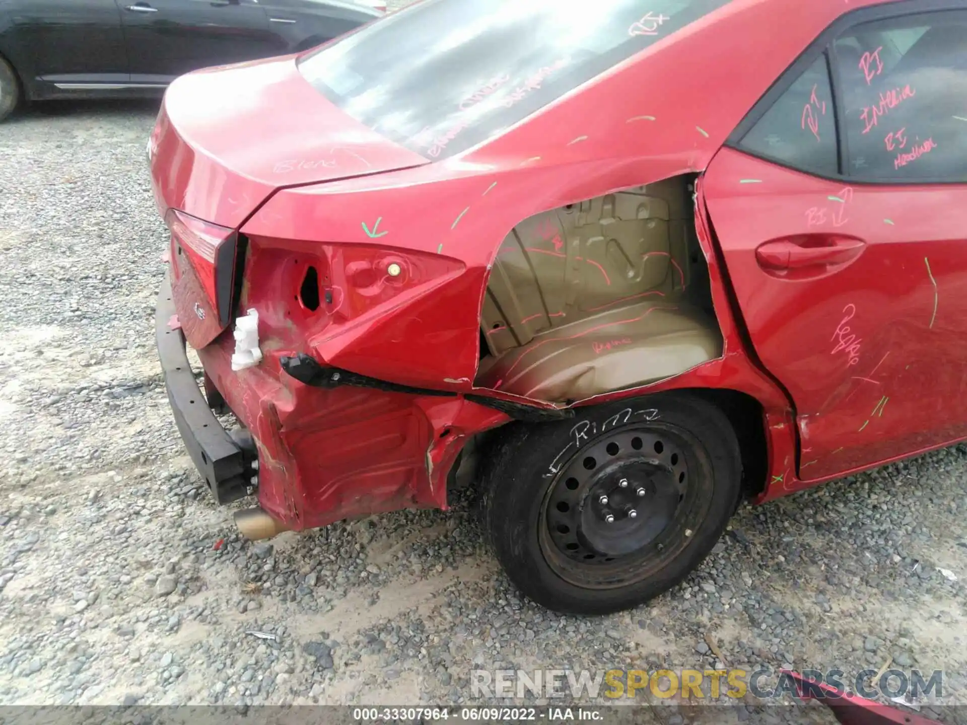 6 Photograph of a damaged car 5YFBURHE5KP945861 TOYOTA COROLLA 2019