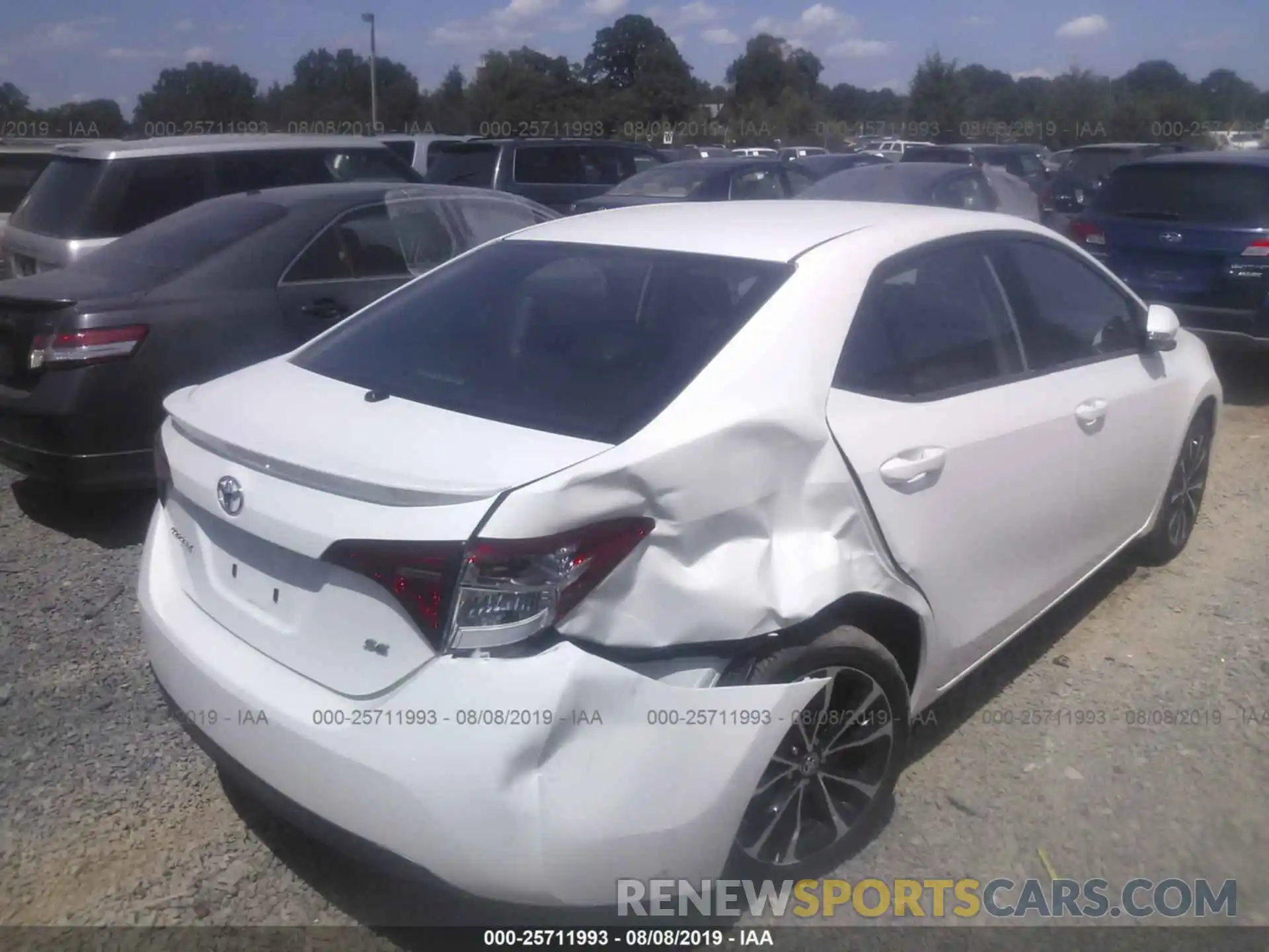 4 Photograph of a damaged car 5YFBURHE5KP946055 TOYOTA COROLLA 2019