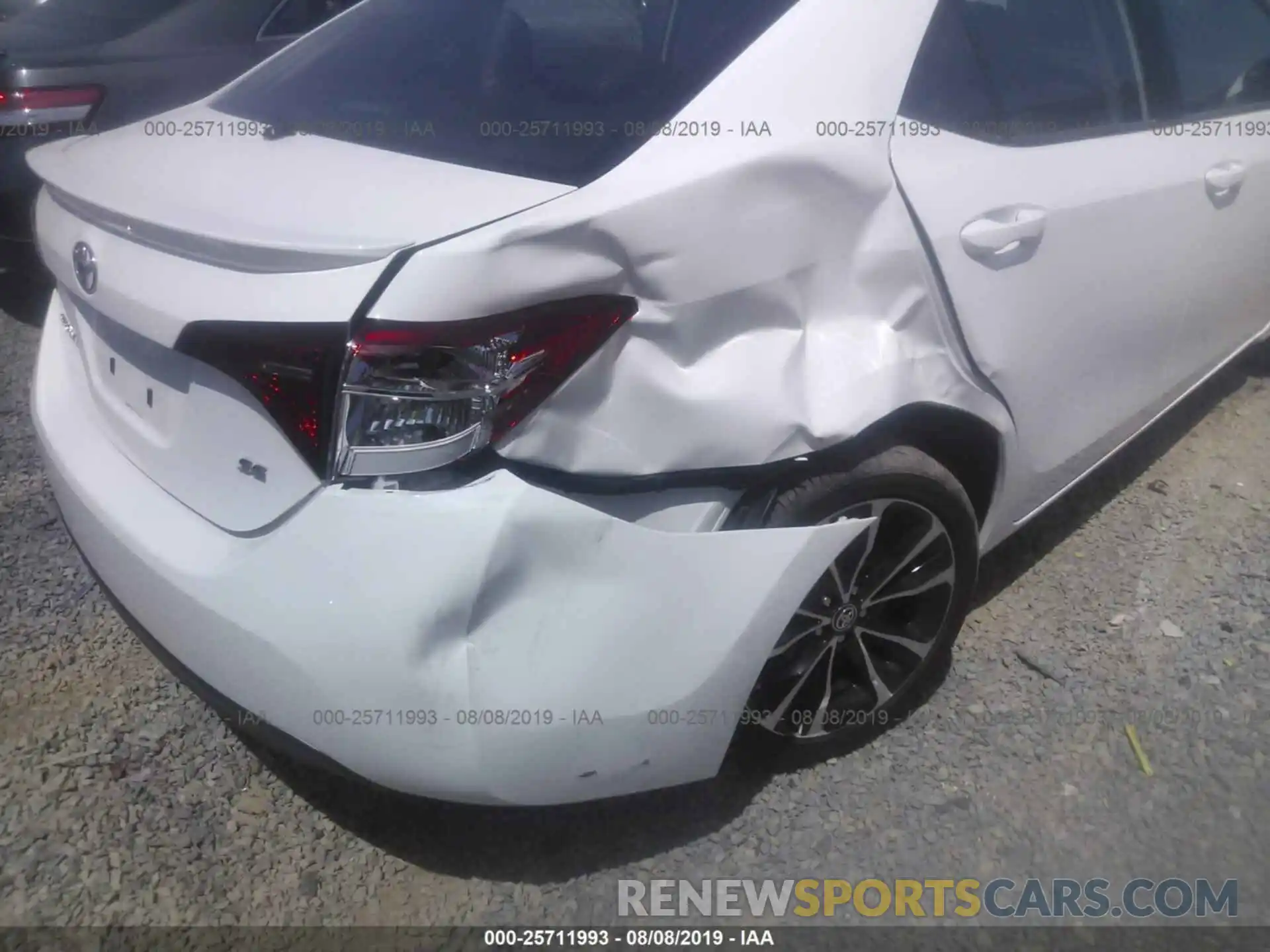 6 Photograph of a damaged car 5YFBURHE5KP946055 TOYOTA COROLLA 2019