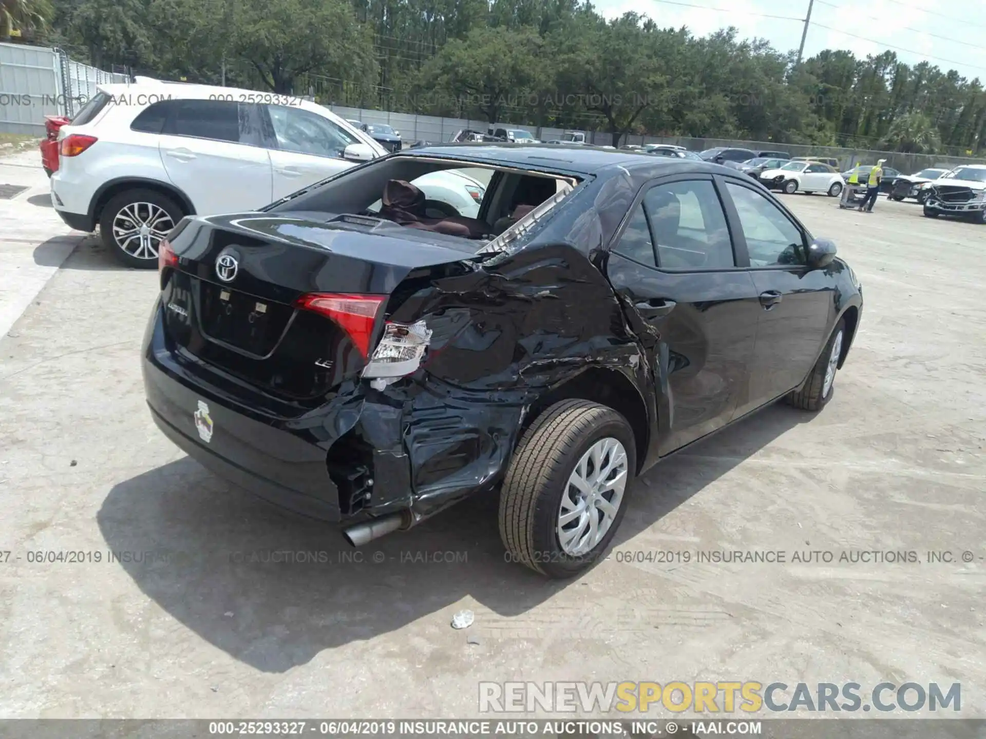 4 Photograph of a damaged car 5YFBURHE5KP946718 TOYOTA COROLLA 2019