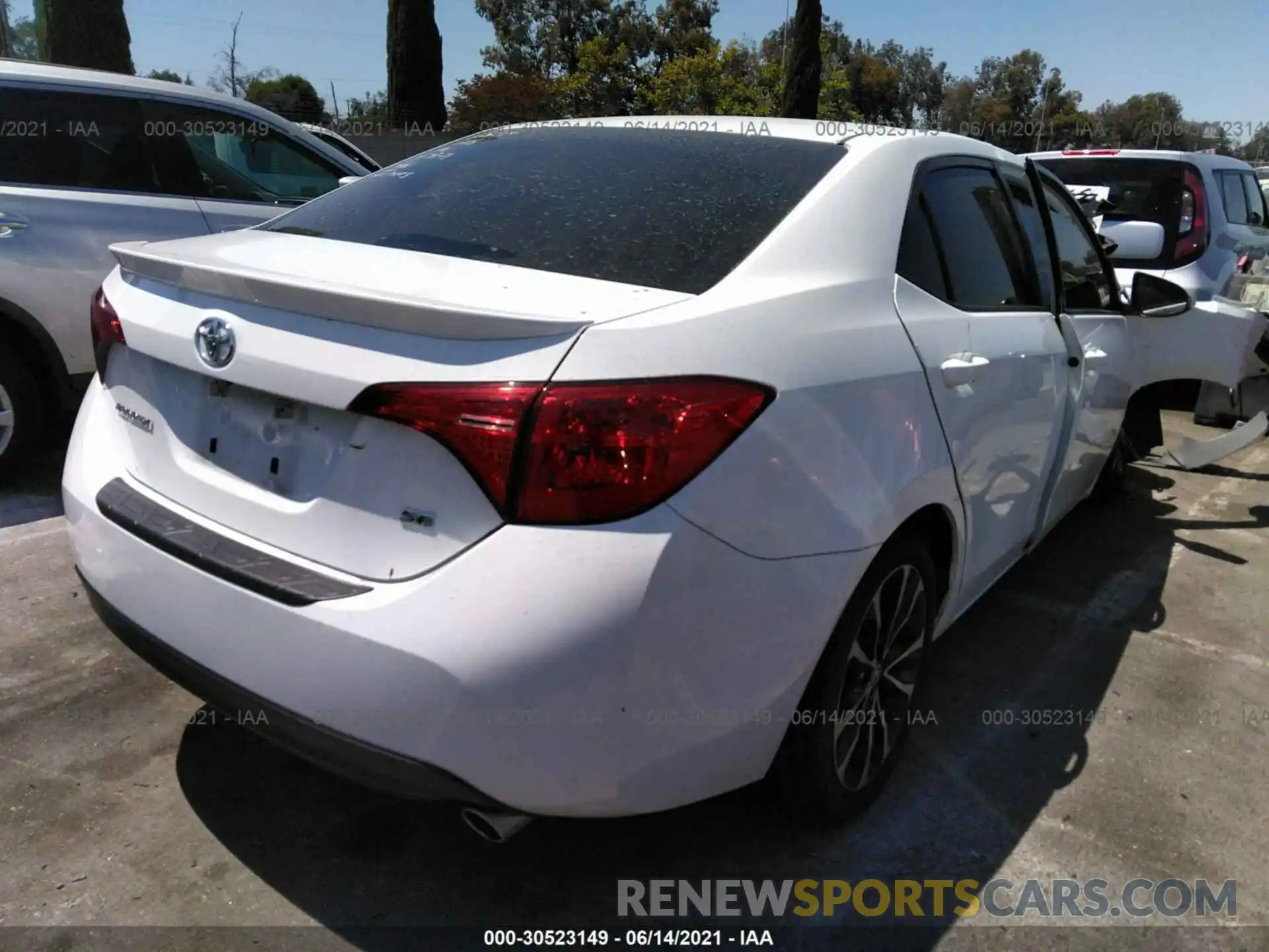 4 Photograph of a damaged car 5YFBURHE5KP947769 TOYOTA COROLLA 2019