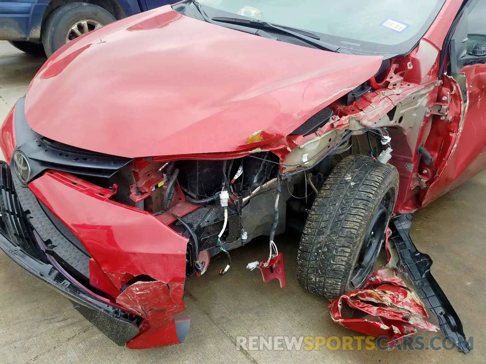 9 Photograph of a damaged car 5YFBURHE5KP949862 TOYOTA COROLLA 2019