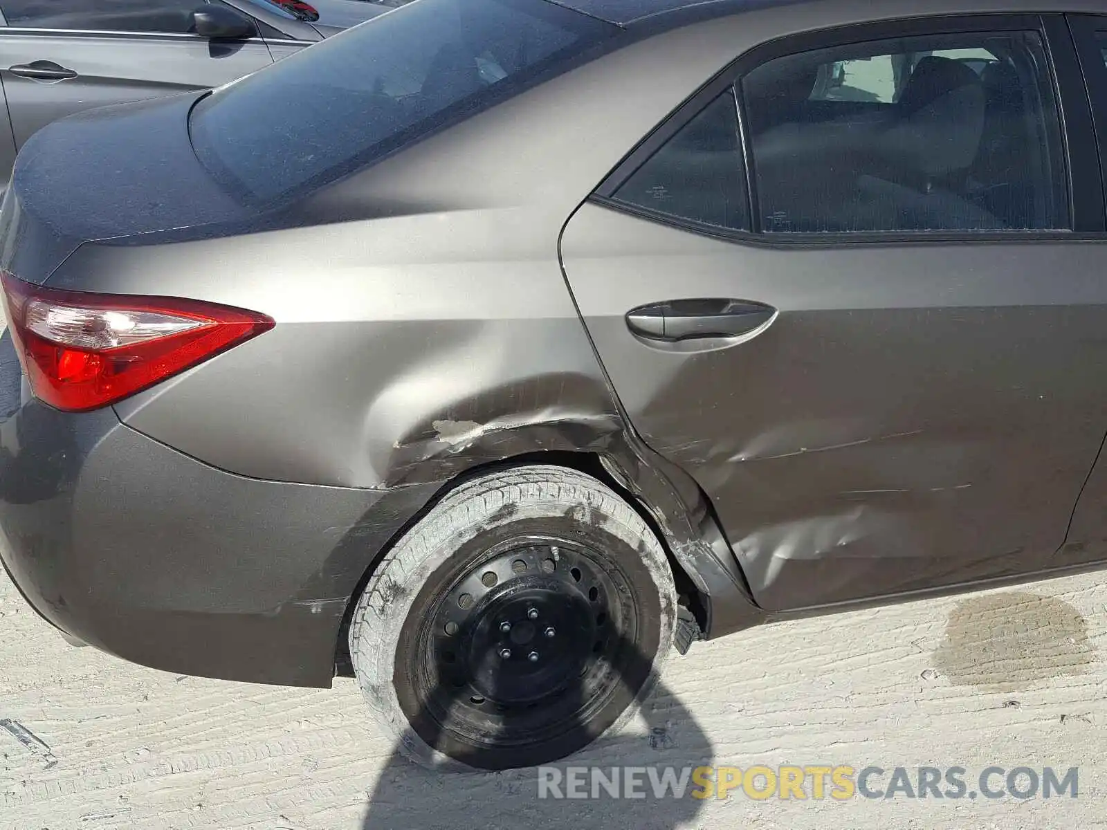 9 Photograph of a damaged car 5YFBURHE6KP856218 TOYOTA COROLLA 2019