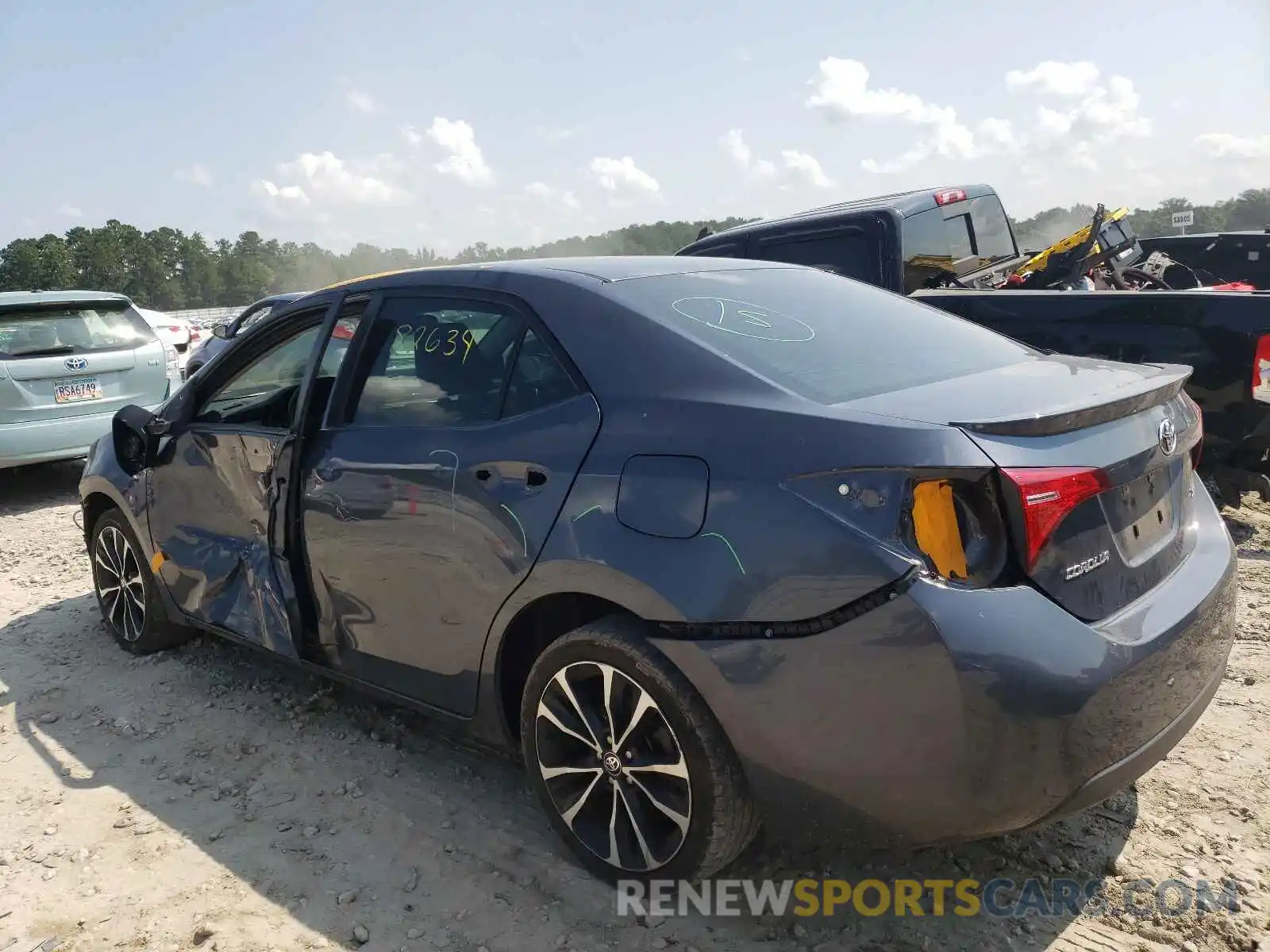 3 Photograph of a damaged car 5YFBURHE6KP858678 TOYOTA COROLLA 2019