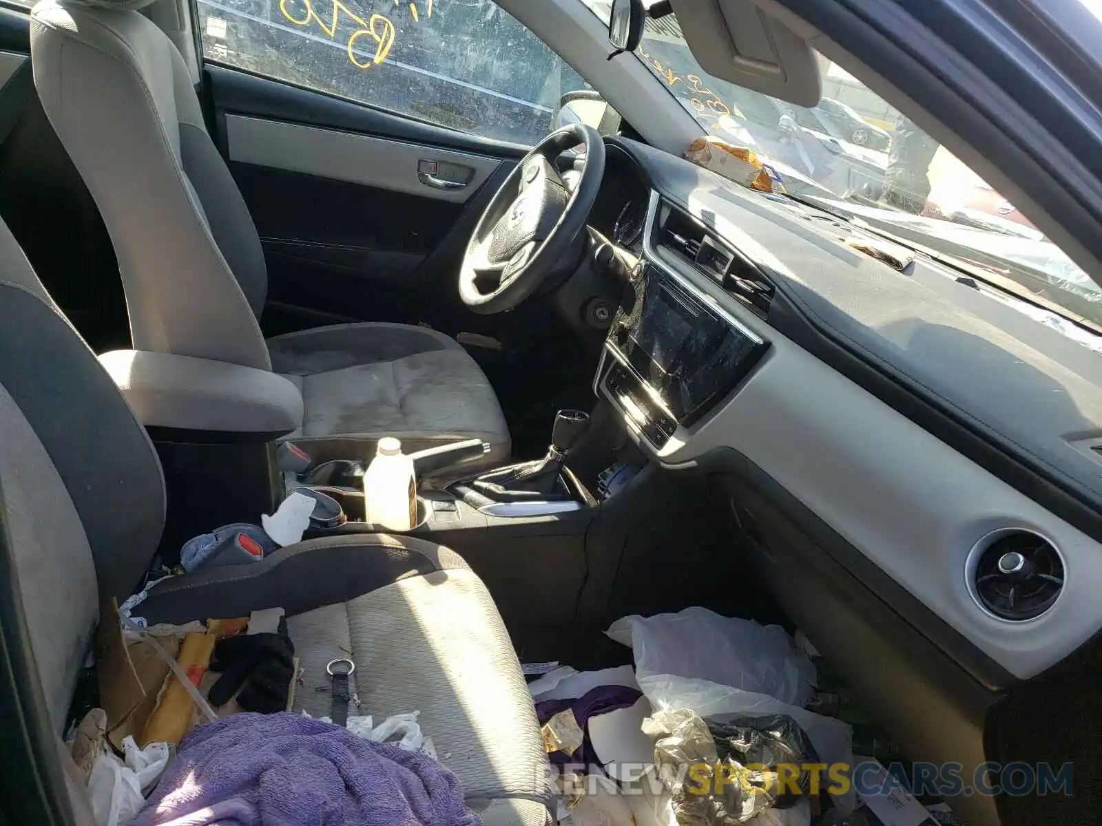 5 Photograph of a damaged car 5YFBURHE6KP858857 TOYOTA COROLLA 2019