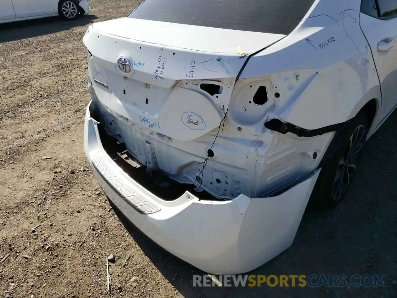 9 Photograph of a damaged car 5YFBURHE6KP860849 TOYOTA COROLLA 2019