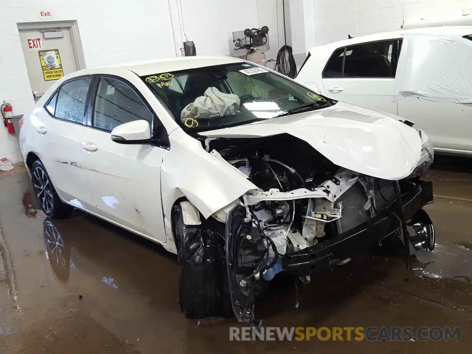 1 Photograph of a damaged car 5YFBURHE6KP864058 TOYOTA COROLLA 2019