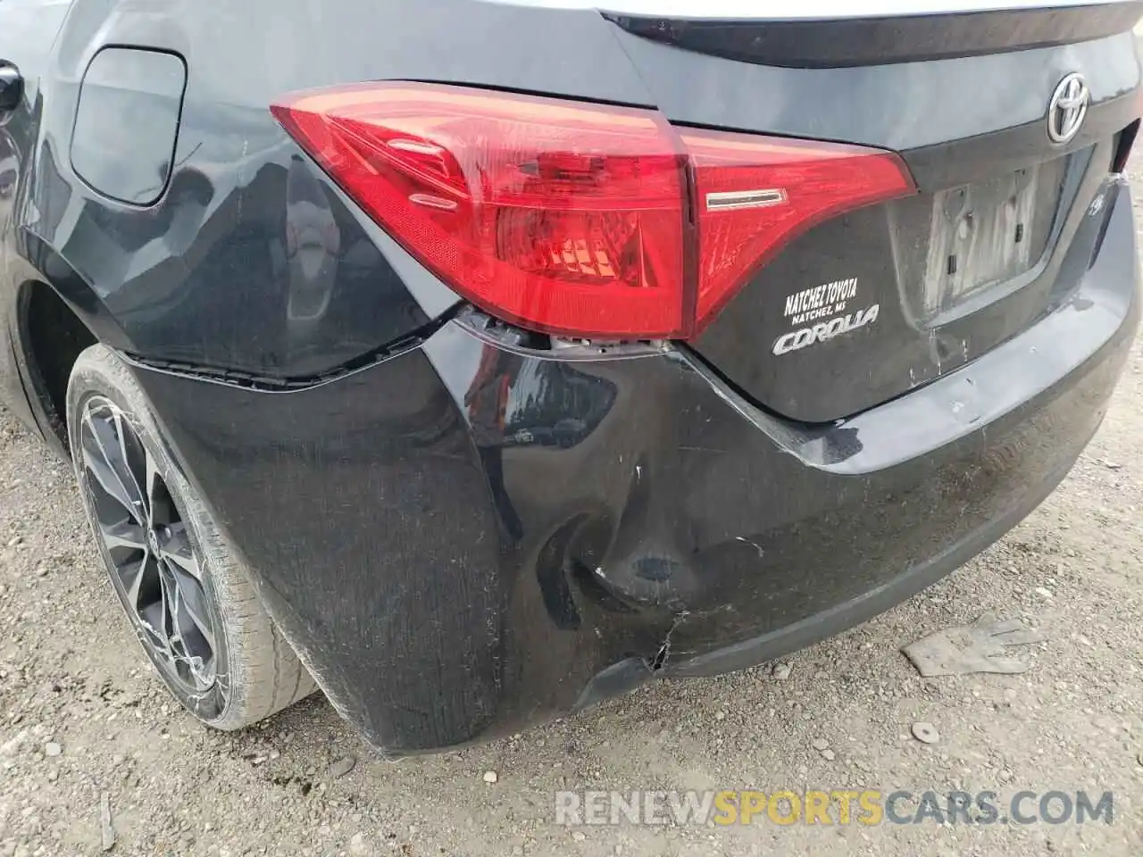 9 Photograph of a damaged car 5YFBURHE6KP864870 TOYOTA COROLLA 2019