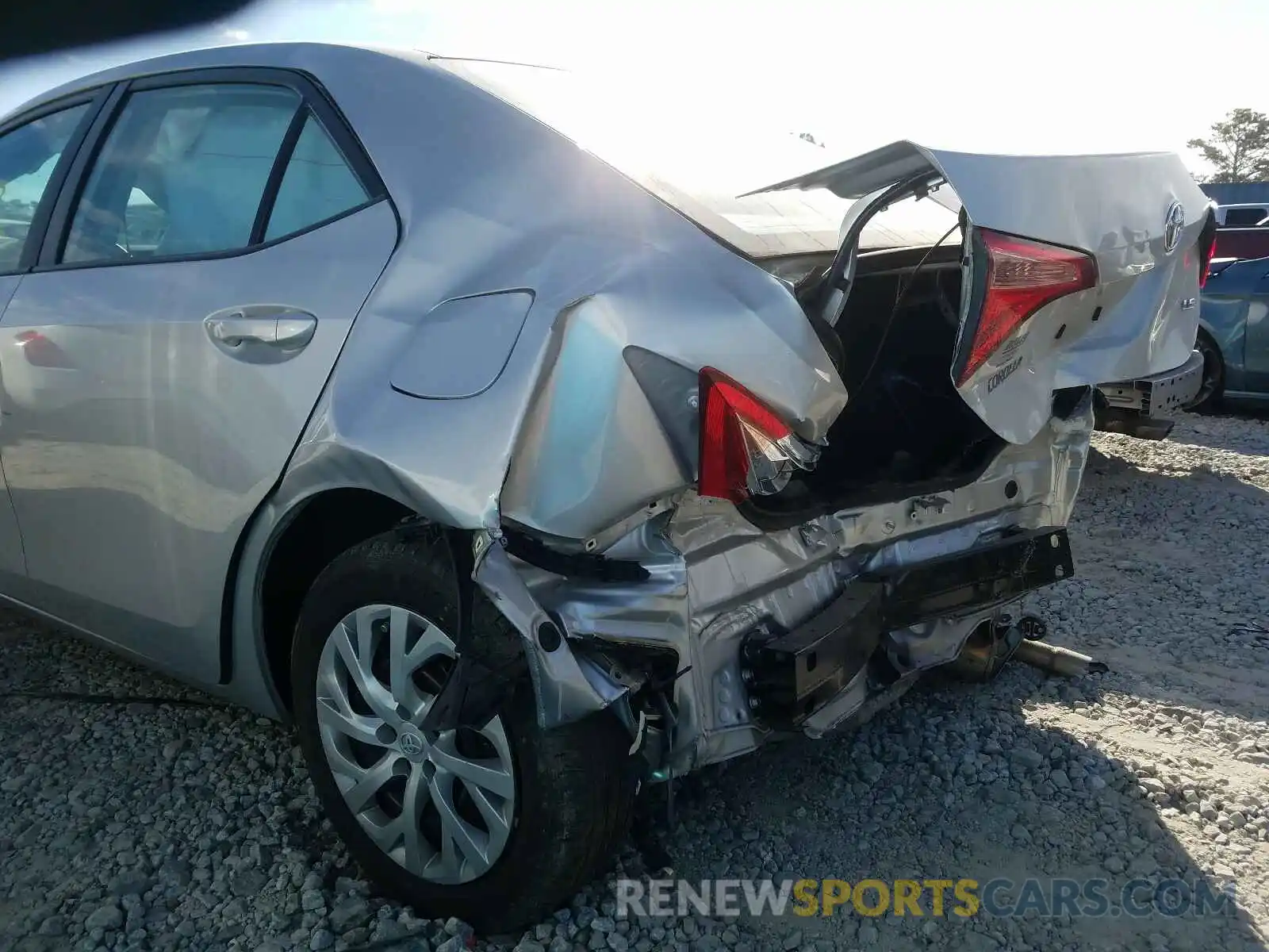 9 Photograph of a damaged car 5YFBURHE6KP866778 TOYOTA COROLLA 2019