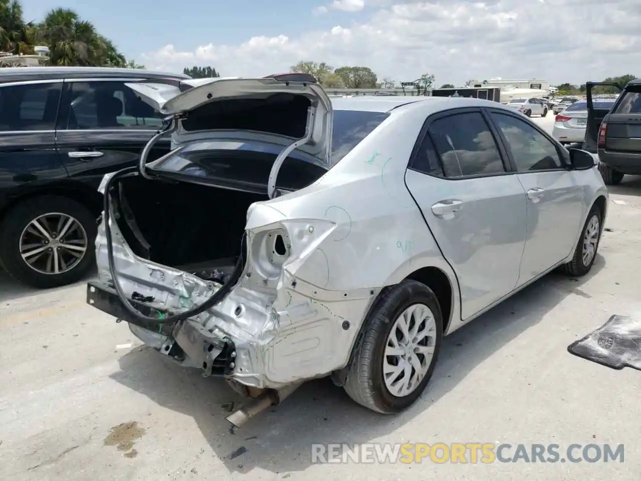 4 Photograph of a damaged car 5YFBURHE6KP871513 TOYOTA COROLLA 2019