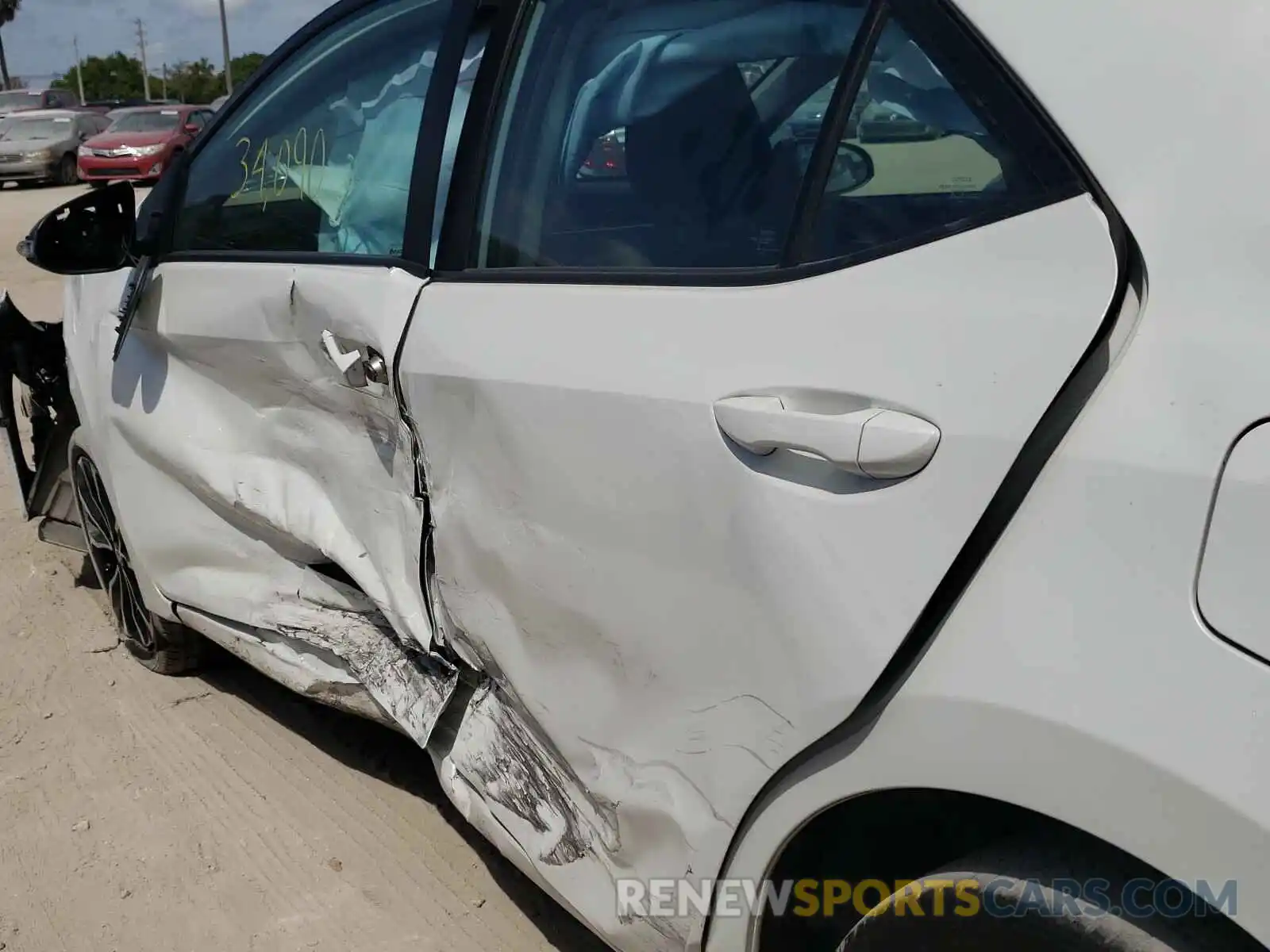 9 Photograph of a damaged car 5YFBURHE6KP871706 TOYOTA COROLLA 2019