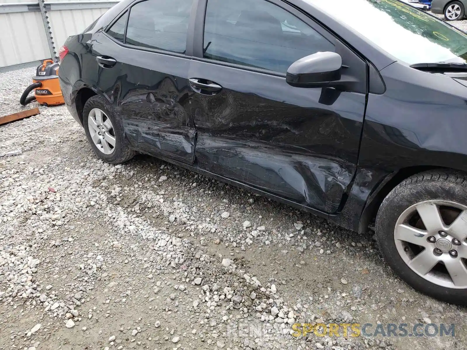 9 Photograph of a damaged car 5YFBURHE6KP871947 TOYOTA COROLLA 2019