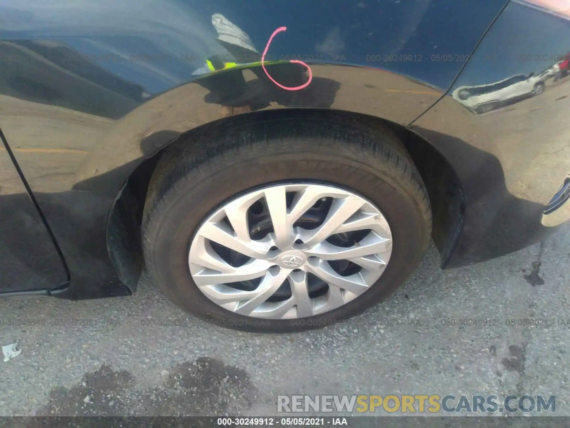 14 Photograph of a damaged car 5YFBURHE6KP872497 TOYOTA COROLLA 2019