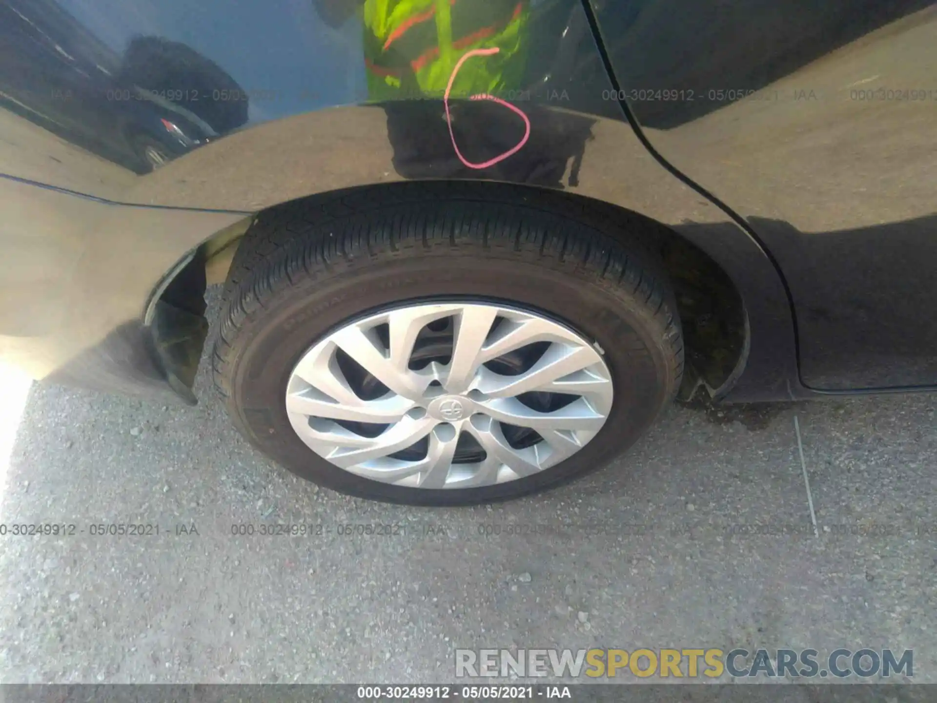 15 Photograph of a damaged car 5YFBURHE6KP872497 TOYOTA COROLLA 2019