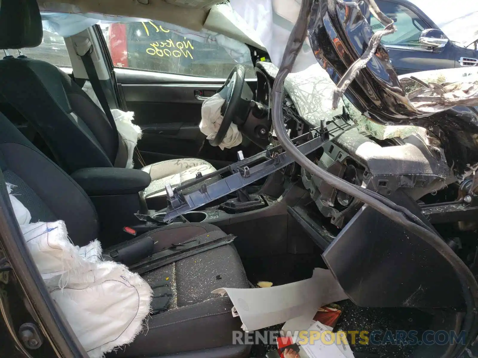 5 Photograph of a damaged car 5YFBURHE6KP872760 TOYOTA COROLLA 2019