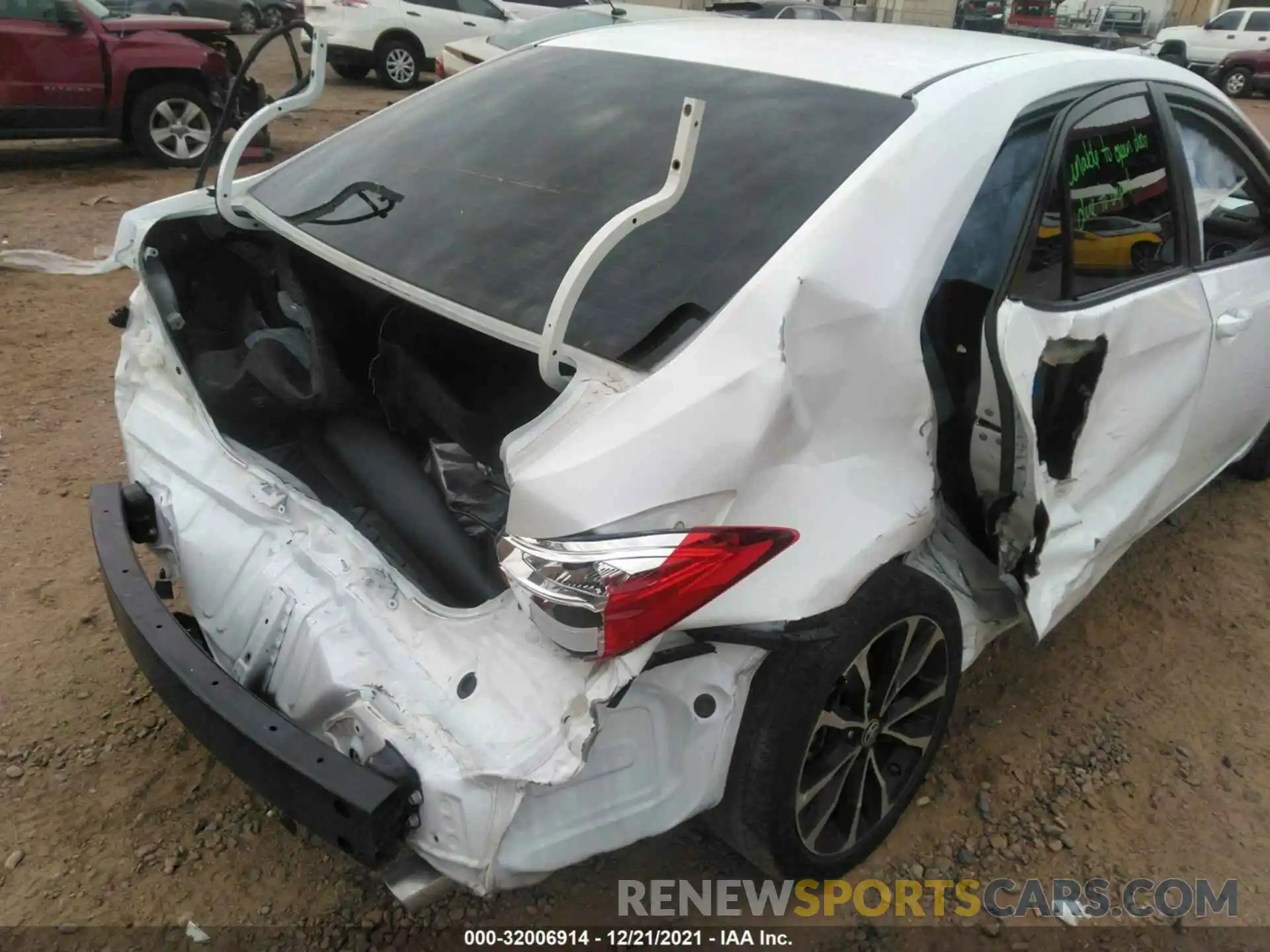 6 Photograph of a damaged car 5YFBURHE6KP872998 TOYOTA COROLLA 2019