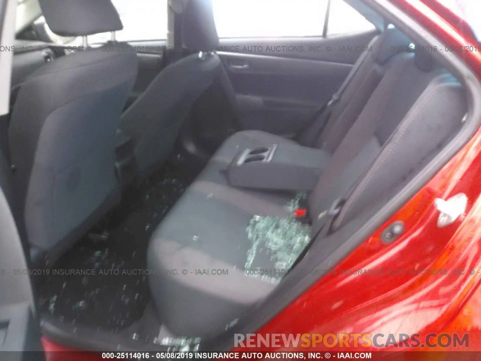 8 Photograph of a damaged car 5YFBURHE6KP875447 TOYOTA COROLLA 2019