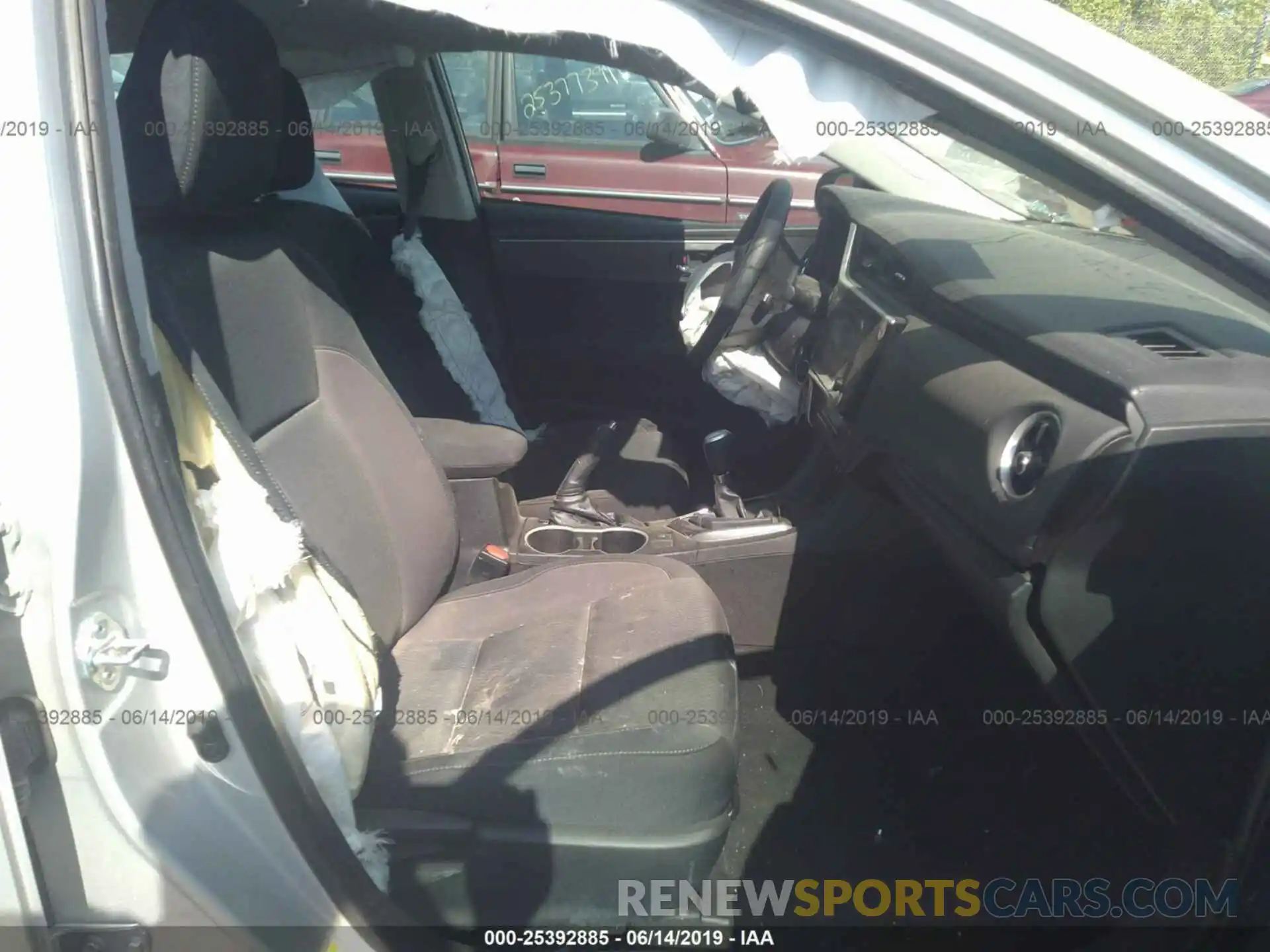 5 Photograph of a damaged car 5YFBURHE6KP876856 TOYOTA COROLLA 2019