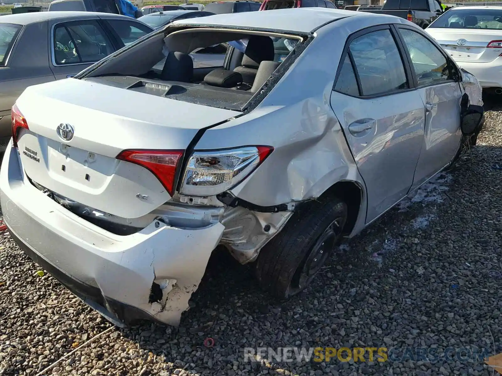 4 Фотография поврежденного автомобиля 5YFBURHE6KP877067 TOYOTA COROLLA 2019