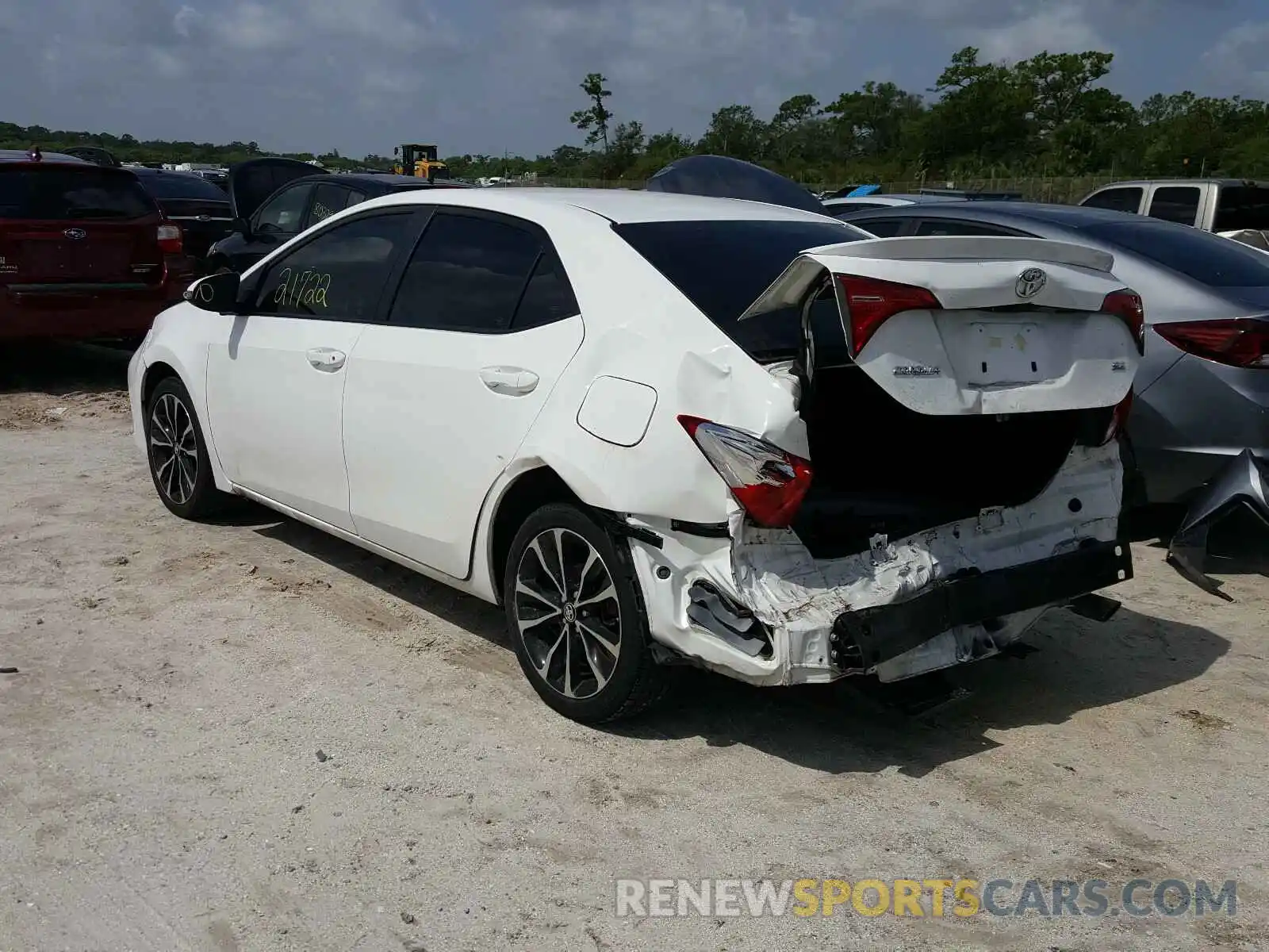 3 Photograph of a damaged car 5YFBURHE6KP878381 TOYOTA COROLLA 2019