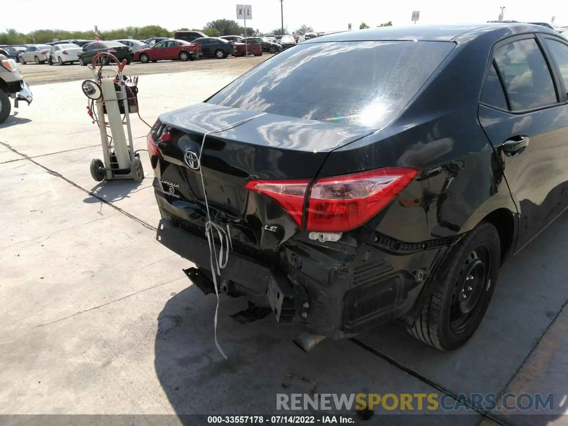 6 Photograph of a damaged car 5YFBURHE6KP879224 TOYOTA COROLLA 2019