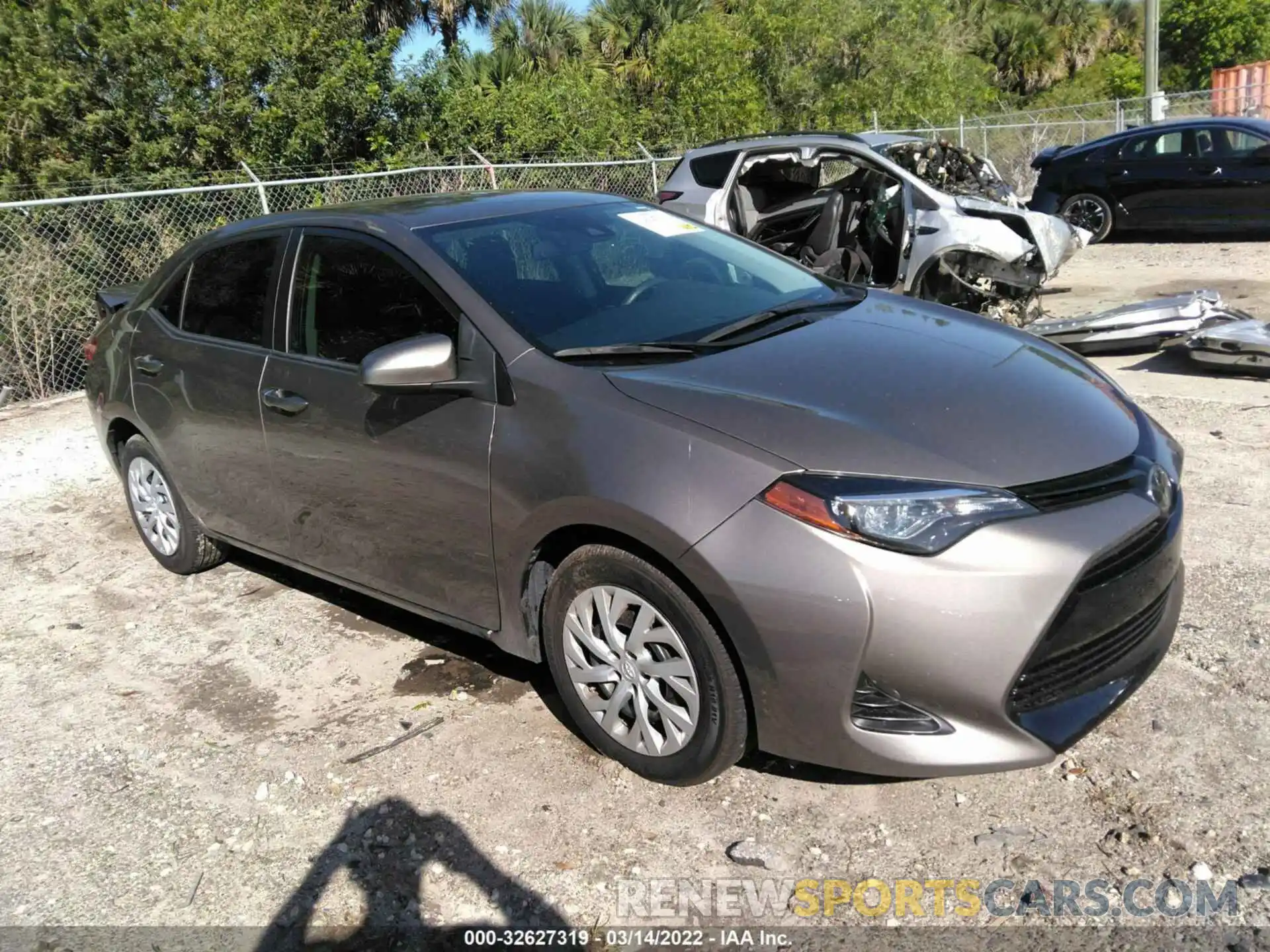 1 Photograph of a damaged car 5YFBURHE6KP879546 TOYOTA COROLLA 2019