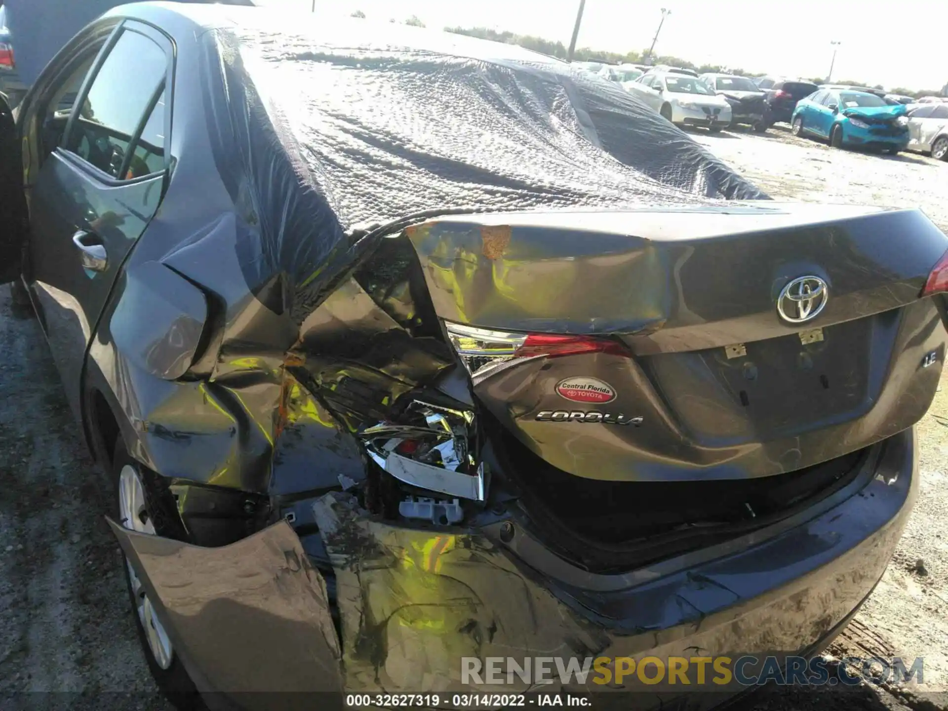 6 Photograph of a damaged car 5YFBURHE6KP879546 TOYOTA COROLLA 2019