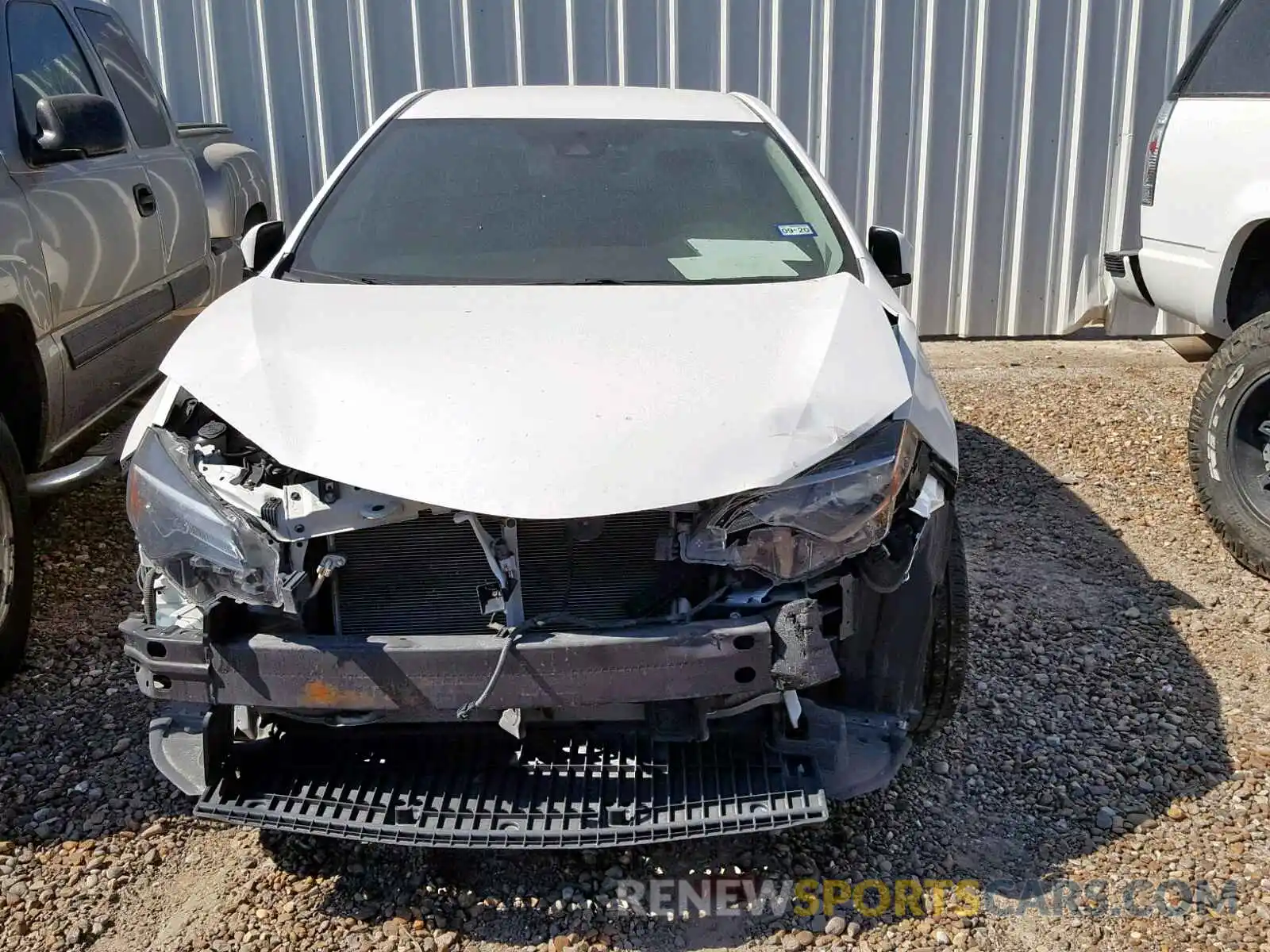 9 Photograph of a damaged car 5YFBURHE6KP882091 TOYOTA COROLLA 2019