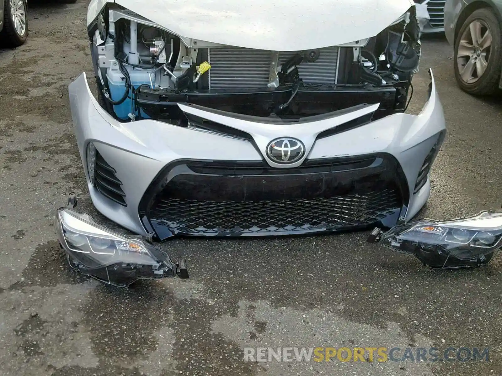 9 Photograph of a damaged car 5YFBURHE6KP882348 TOYOTA COROLLA 2019