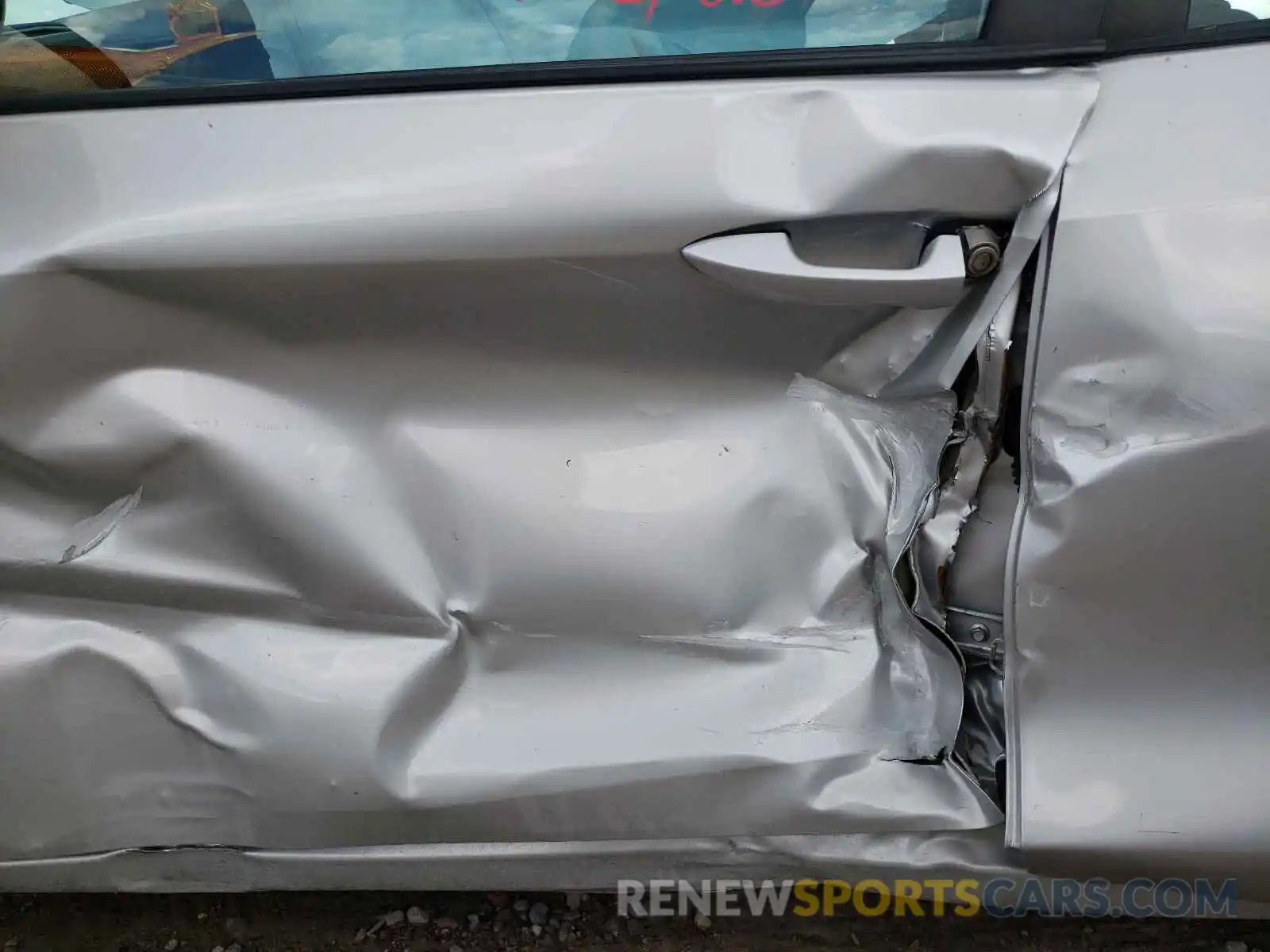 10 Photograph of a damaged car 5YFBURHE6KP885458 TOYOTA COROLLA 2019