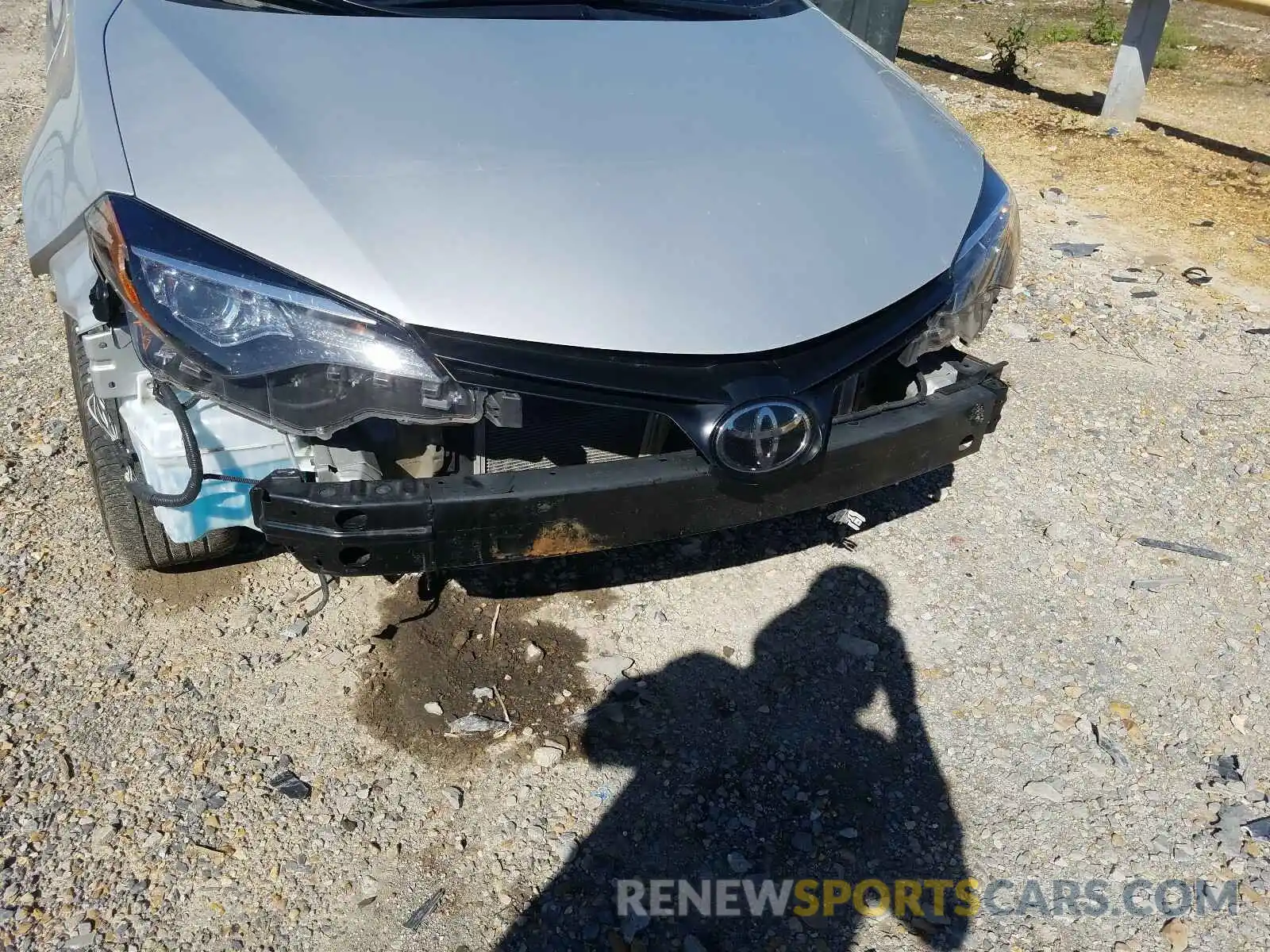 9 Photograph of a damaged car 5YFBURHE6KP885539 TOYOTA COROLLA 2019