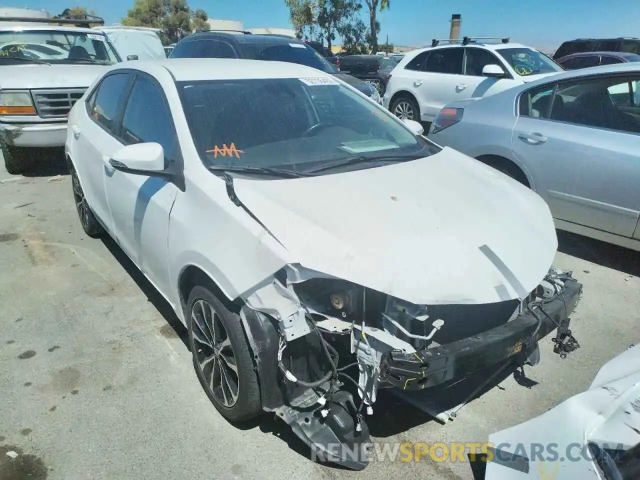 1 Photograph of a damaged car 5YFBURHE6KP885637 TOYOTA COROLLA 2019