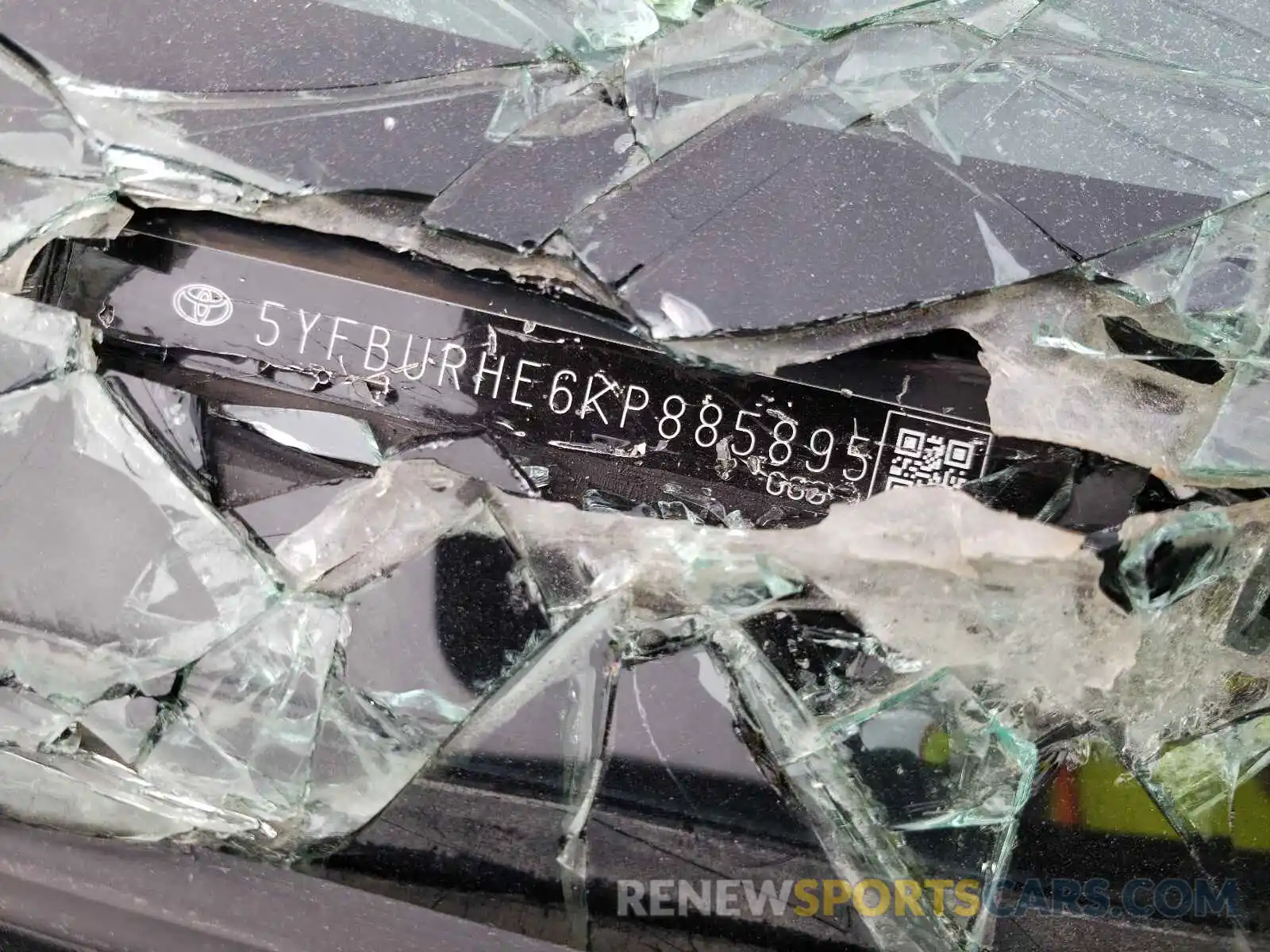 10 Photograph of a damaged car 5YFBURHE6KP885895 TOYOTA COROLLA 2019