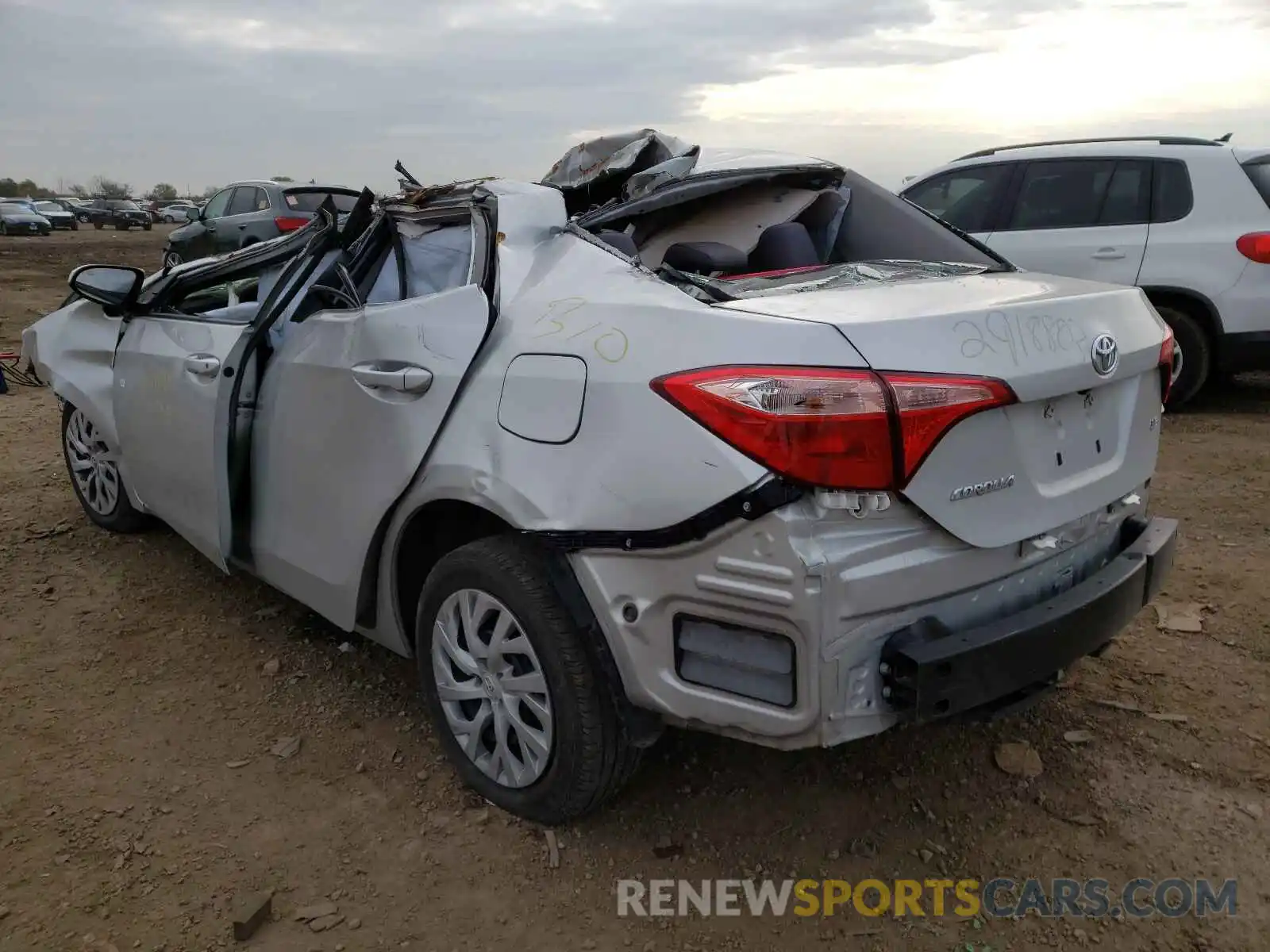 3 Photograph of a damaged car 5YFBURHE6KP885895 TOYOTA COROLLA 2019