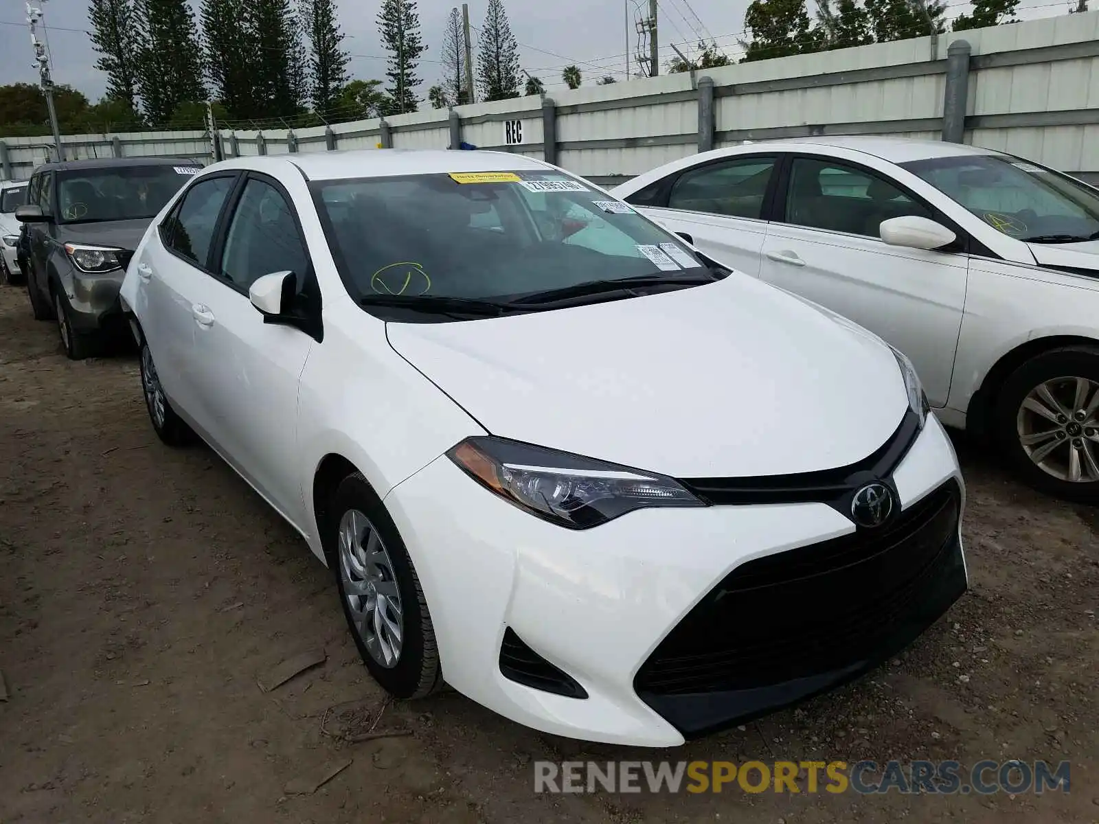 1 Фотография поврежденного автомобиля 5YFBURHE6KP885931 TOYOTA COROLLA 2019