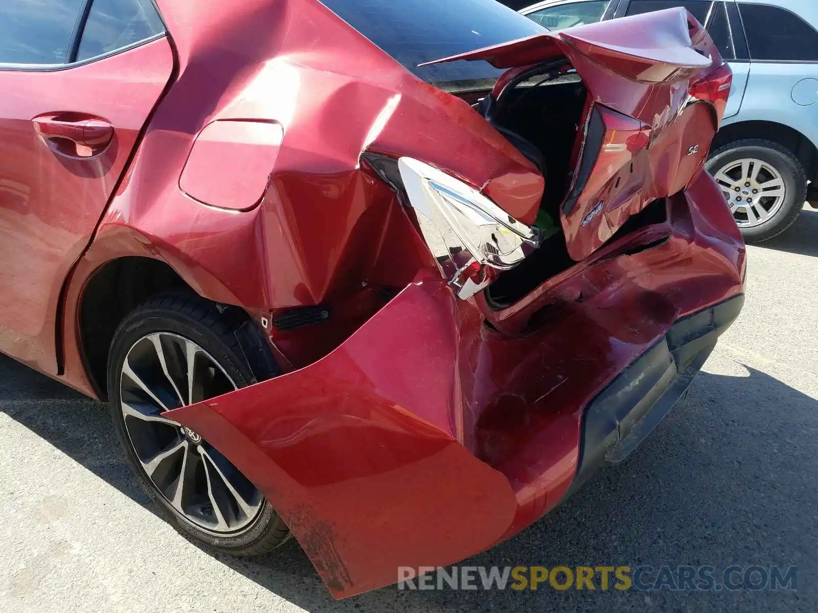 9 Photograph of a damaged car 5YFBURHE6KP886061 TOYOTA COROLLA 2019