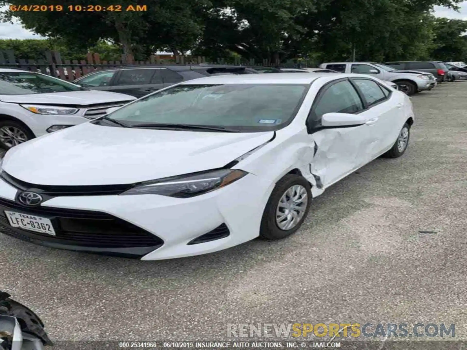 17 Photograph of a damaged car 5YFBURHE6KP886688 TOYOTA COROLLA 2019