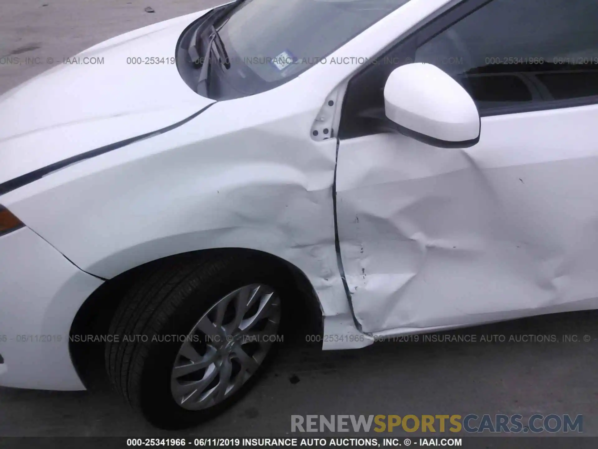 6 Photograph of a damaged car 5YFBURHE6KP886688 TOYOTA COROLLA 2019