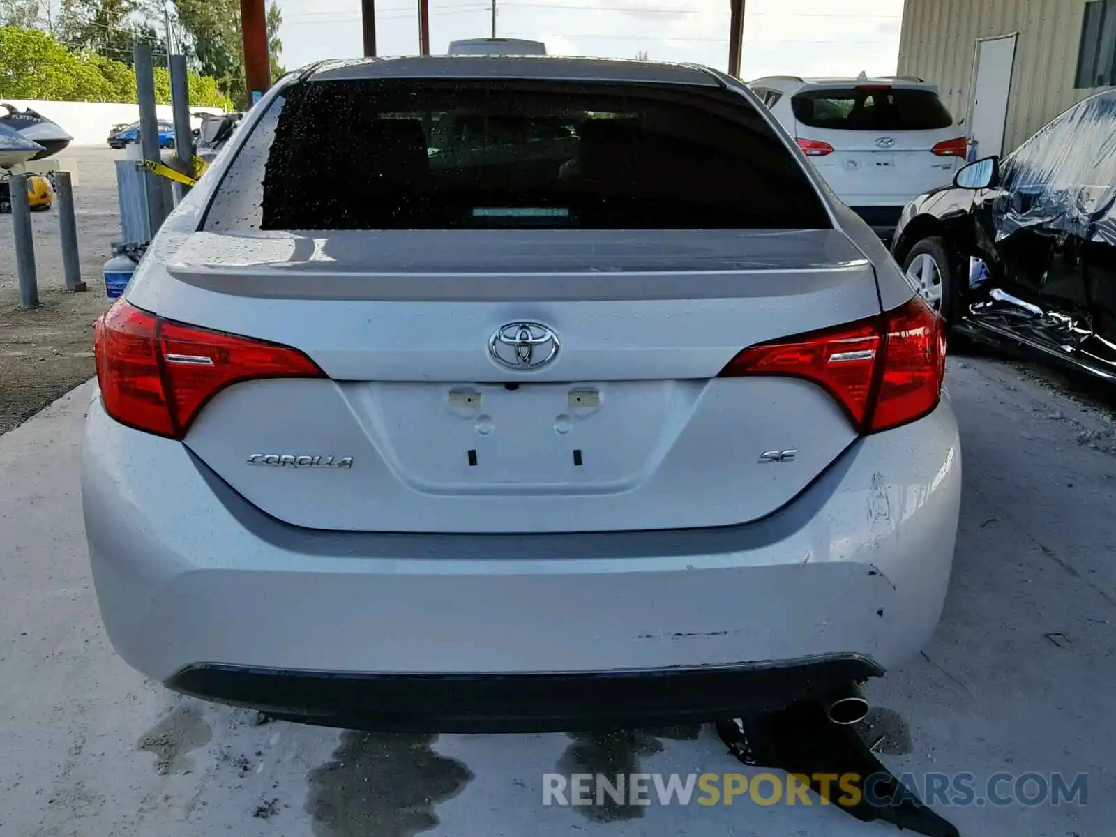 10 Photograph of a damaged car 5YFBURHE6KP887002 TOYOTA COROLLA 2019